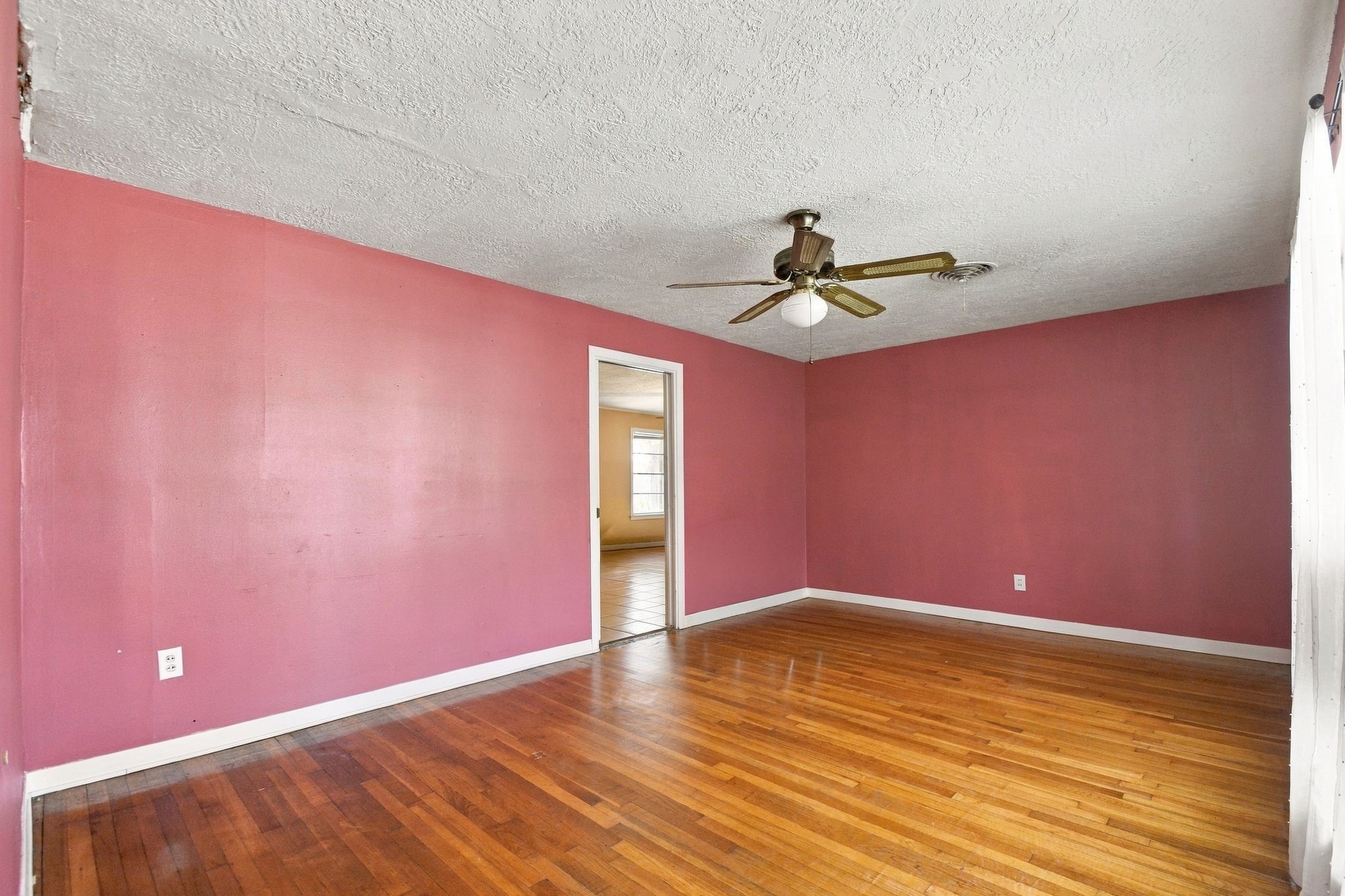 1305 Houston Street Property Photo 8