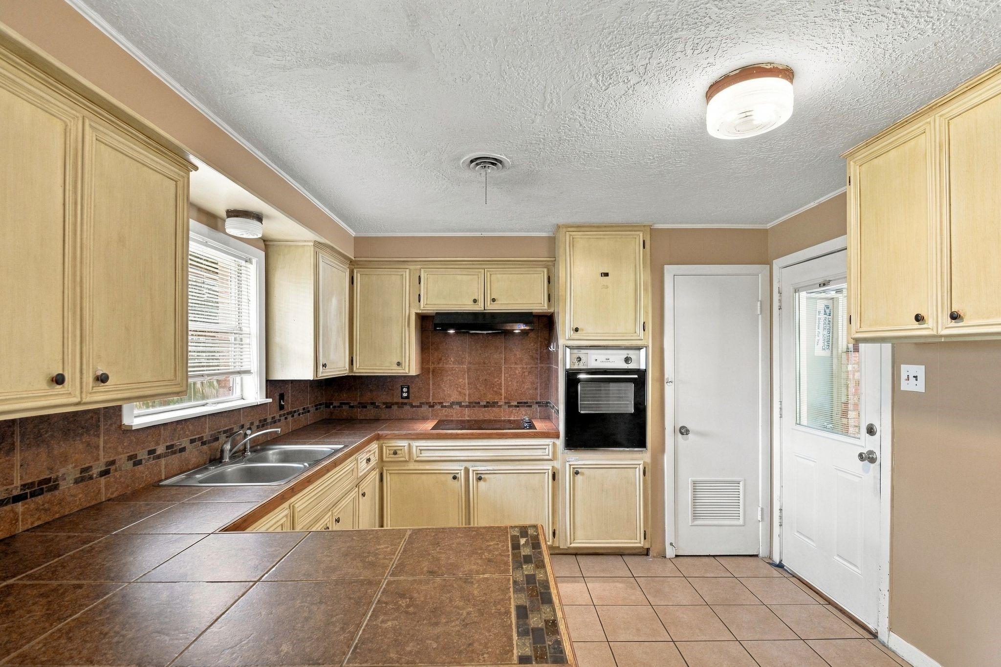 1305 Houston Street Property Photo 11