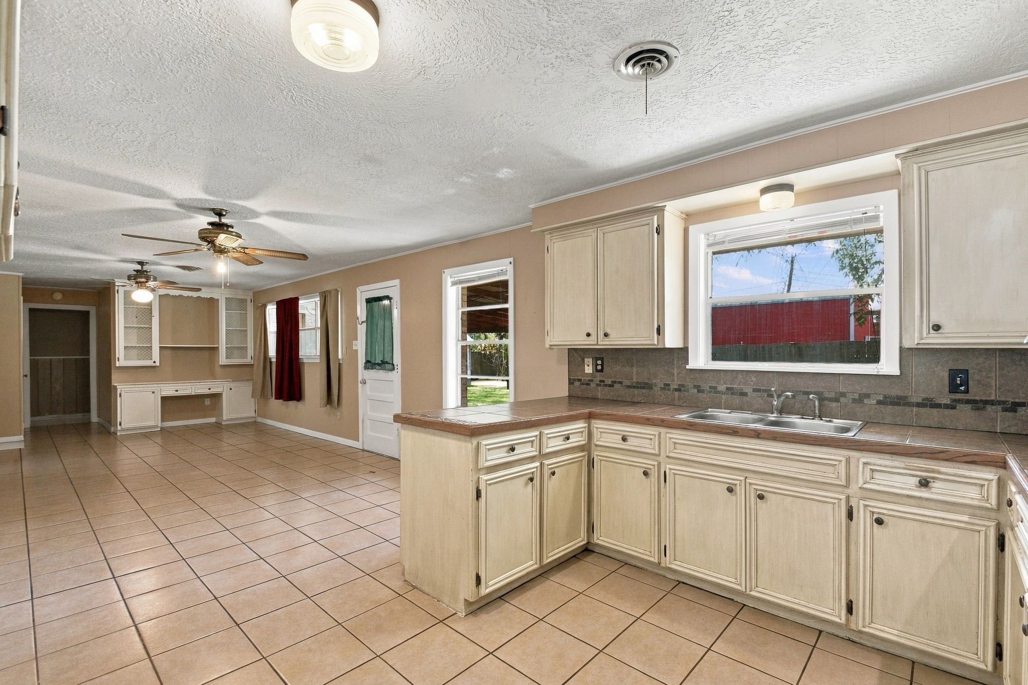 1305 Houston Street Property Photo 14