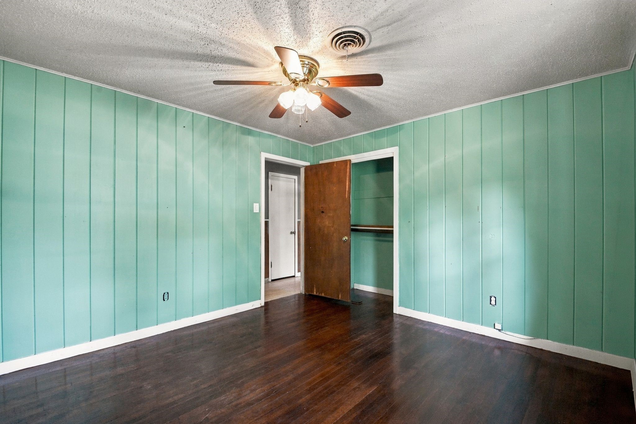 1305 Houston Street Property Photo 30