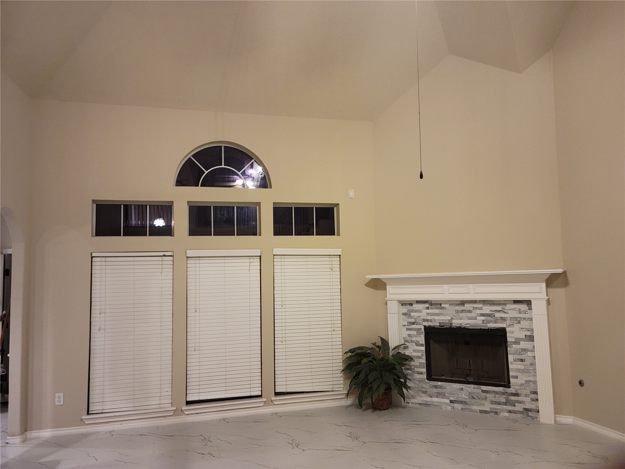 11134 Sheldon Bend Drive Property Photo 4