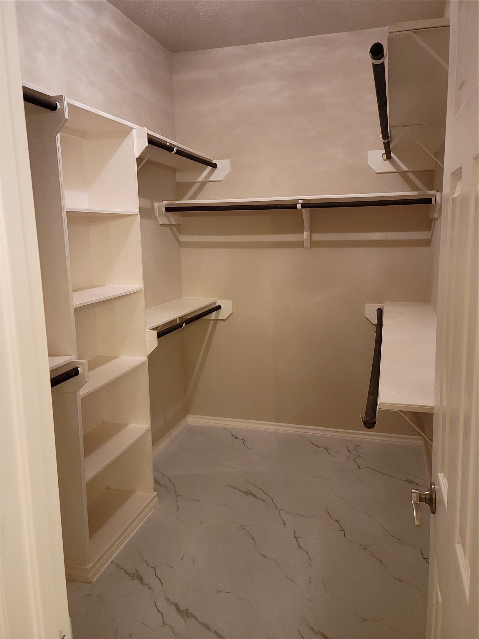 11134 Sheldon Bend Drive Property Photo 13