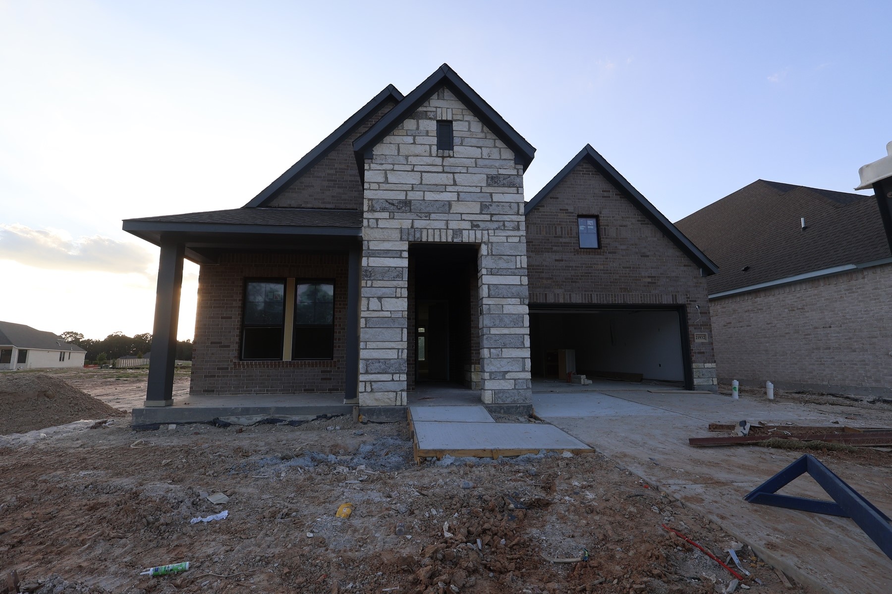 21932 Rolling Greens Road Property Photo 5