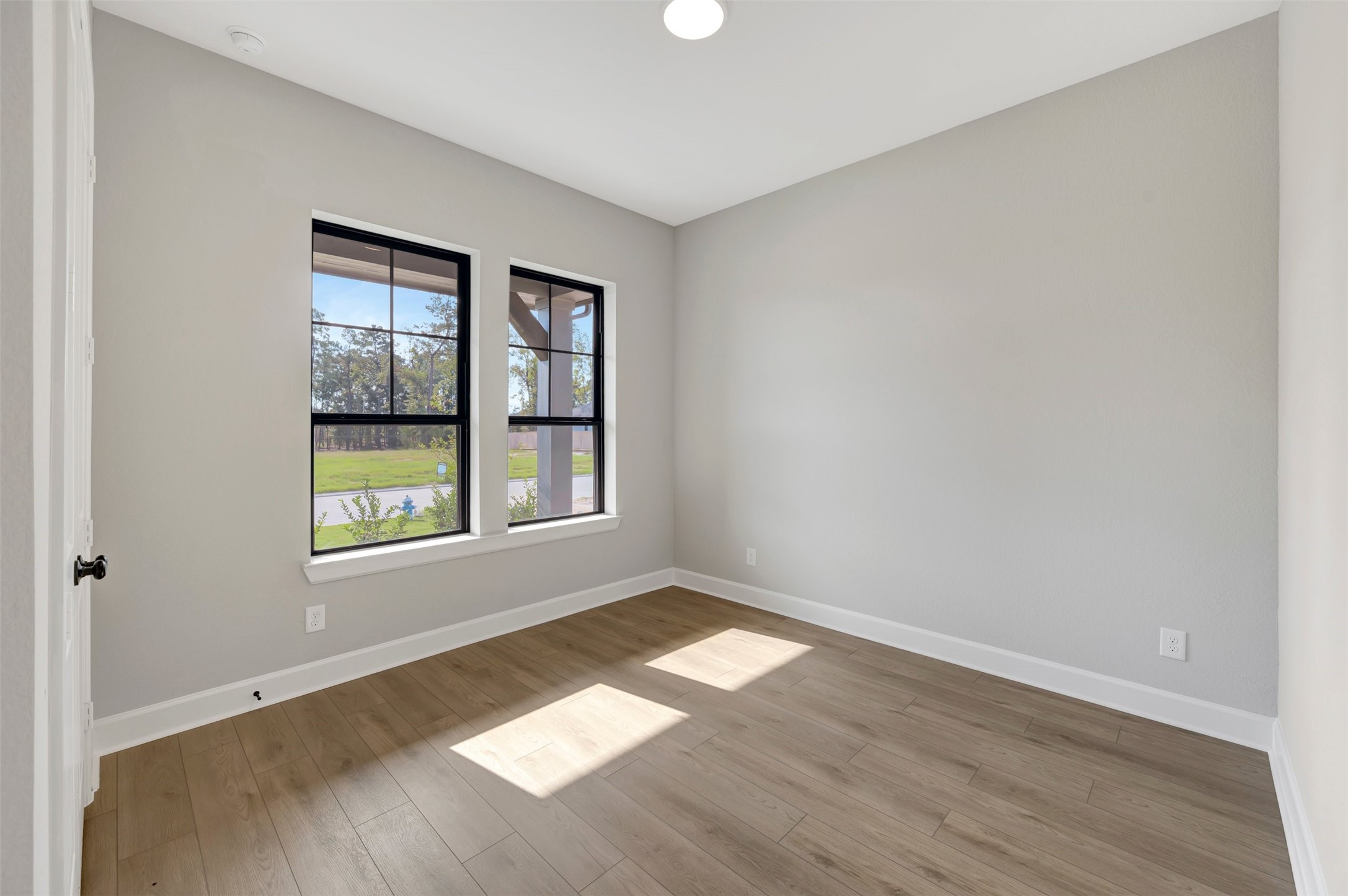 21932 Rolling Greens Road Property Photo 11