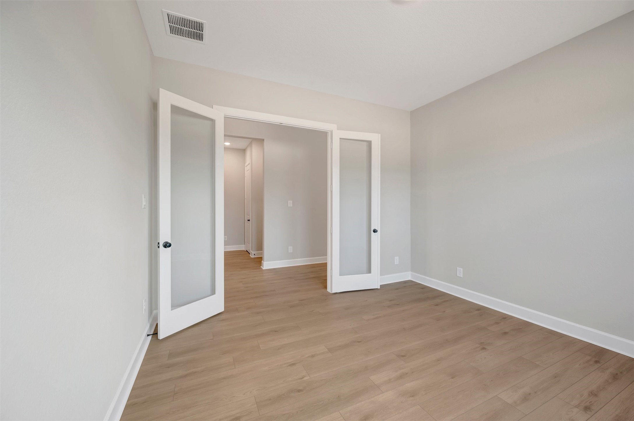 21932 Rolling Greens Road Property Photo 15
