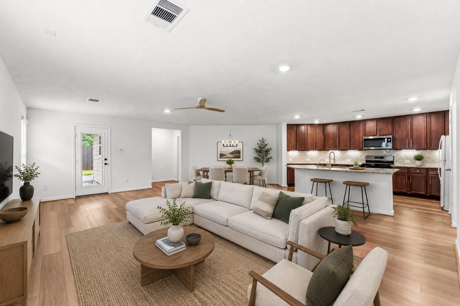 9530 Louis Phillip Street Property Photo 6