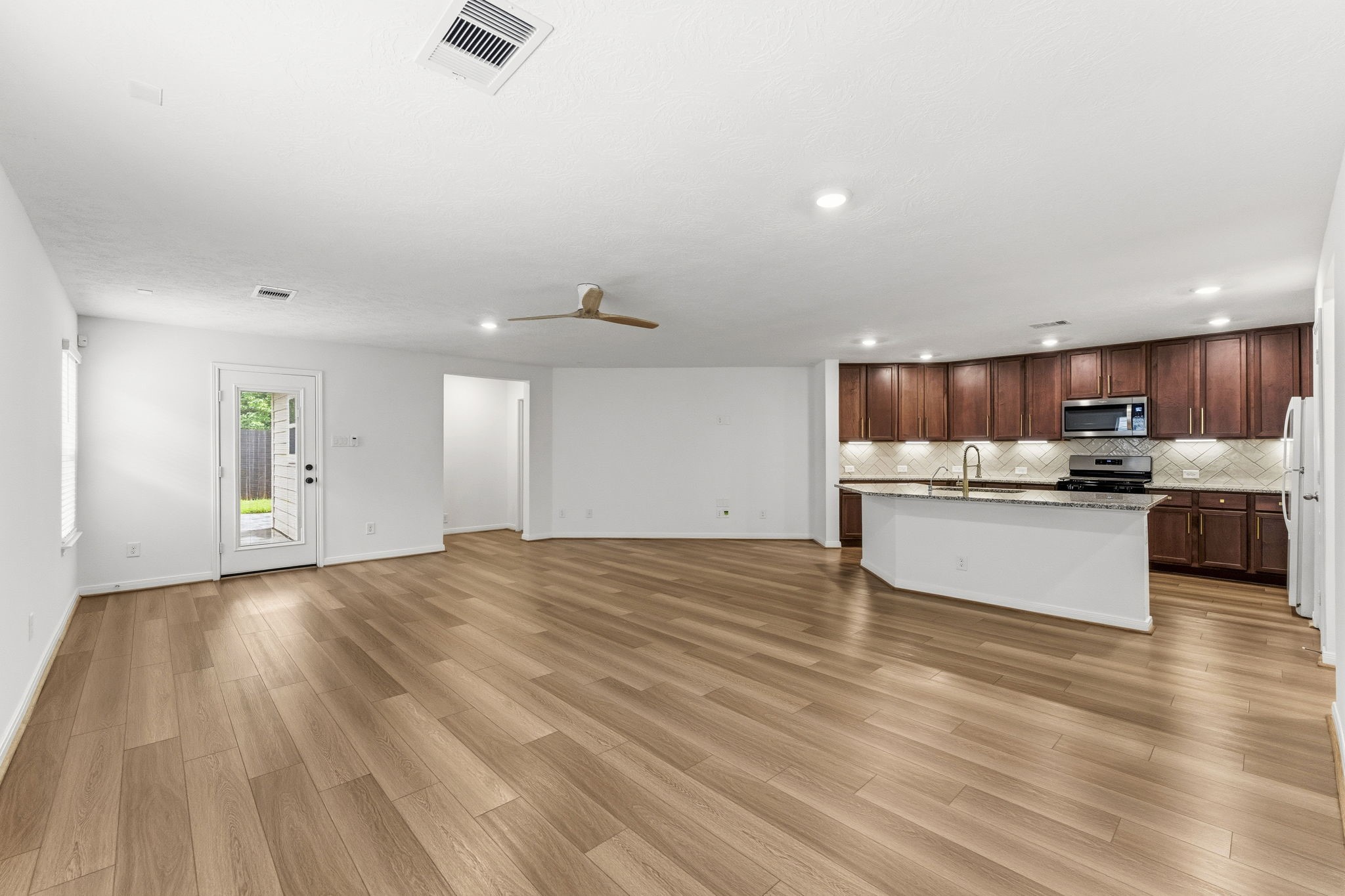 9530 Louis Phillip Street Property Photo 7