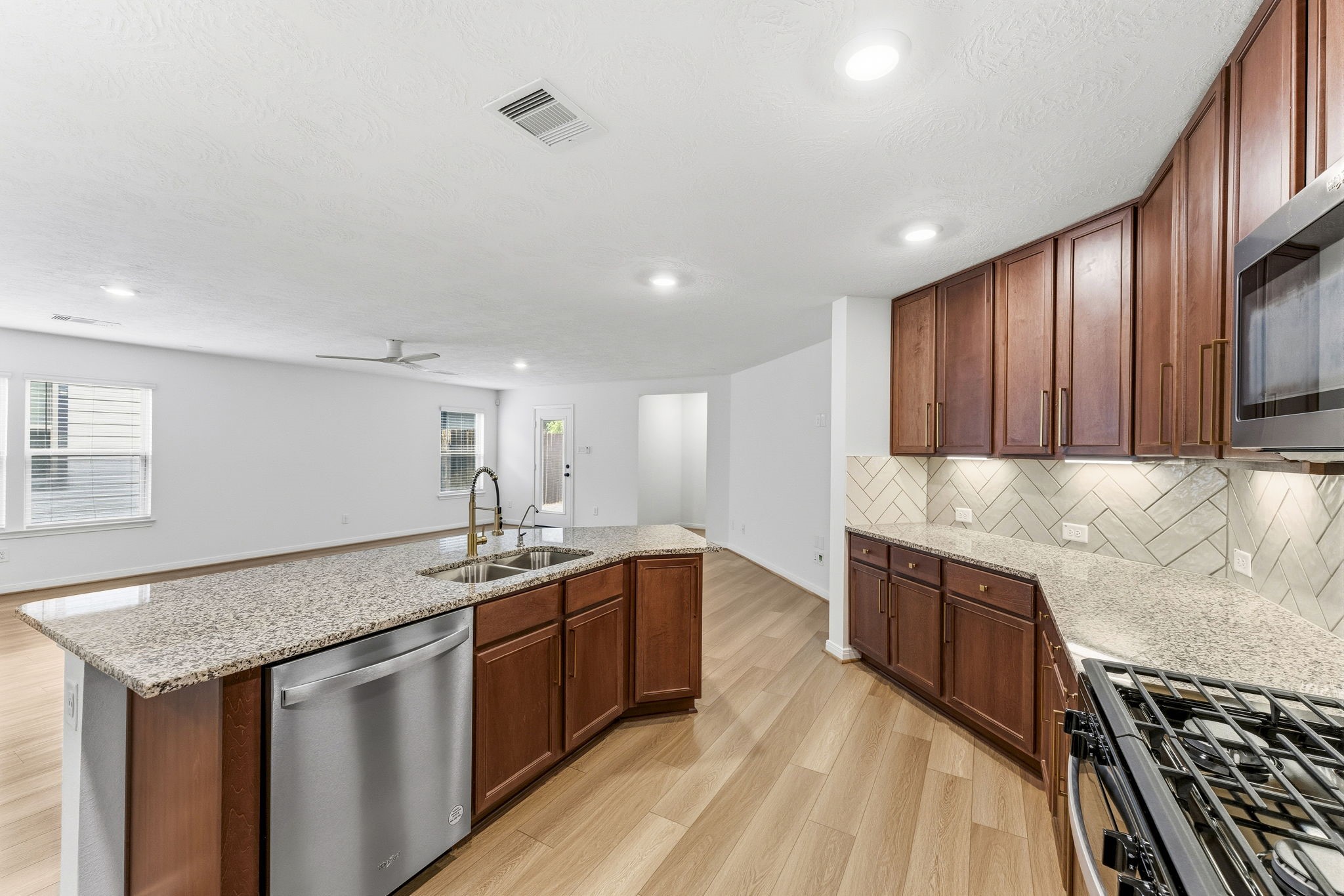 9530 Louis Phillip Street Property Photo 15