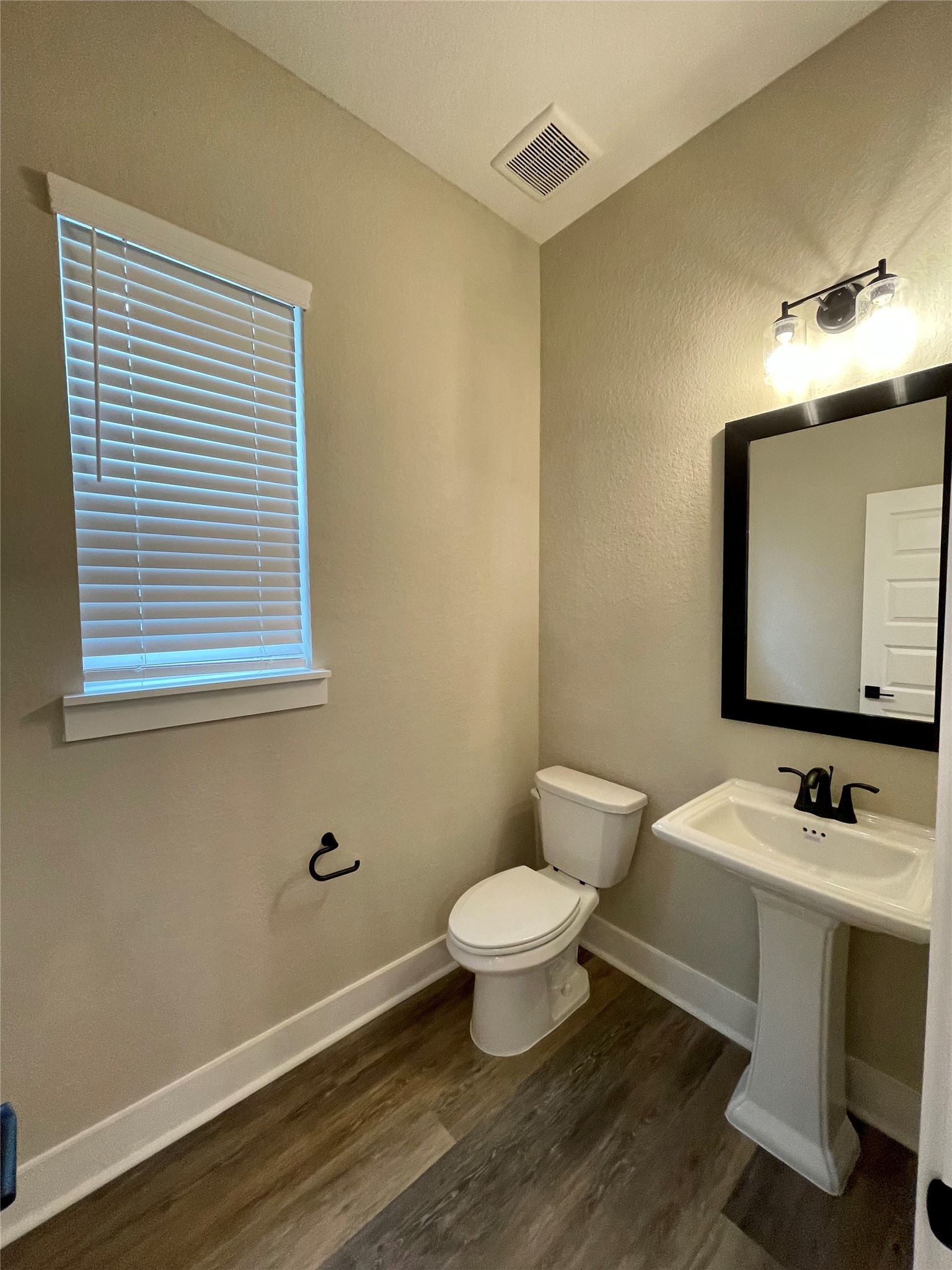 18607 Courteous Way Property Photo 17