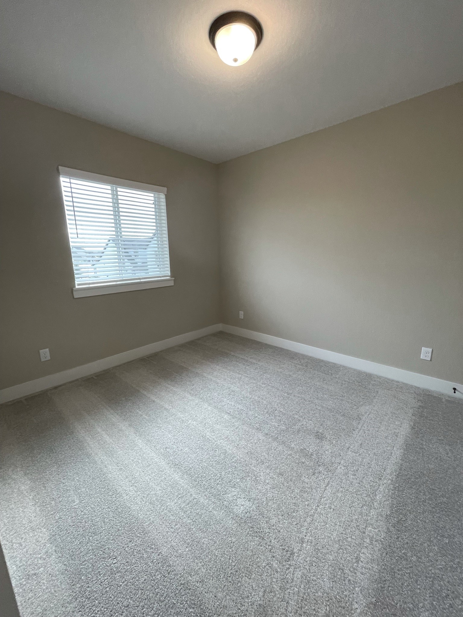18607 Courteous Way Property Photo 32