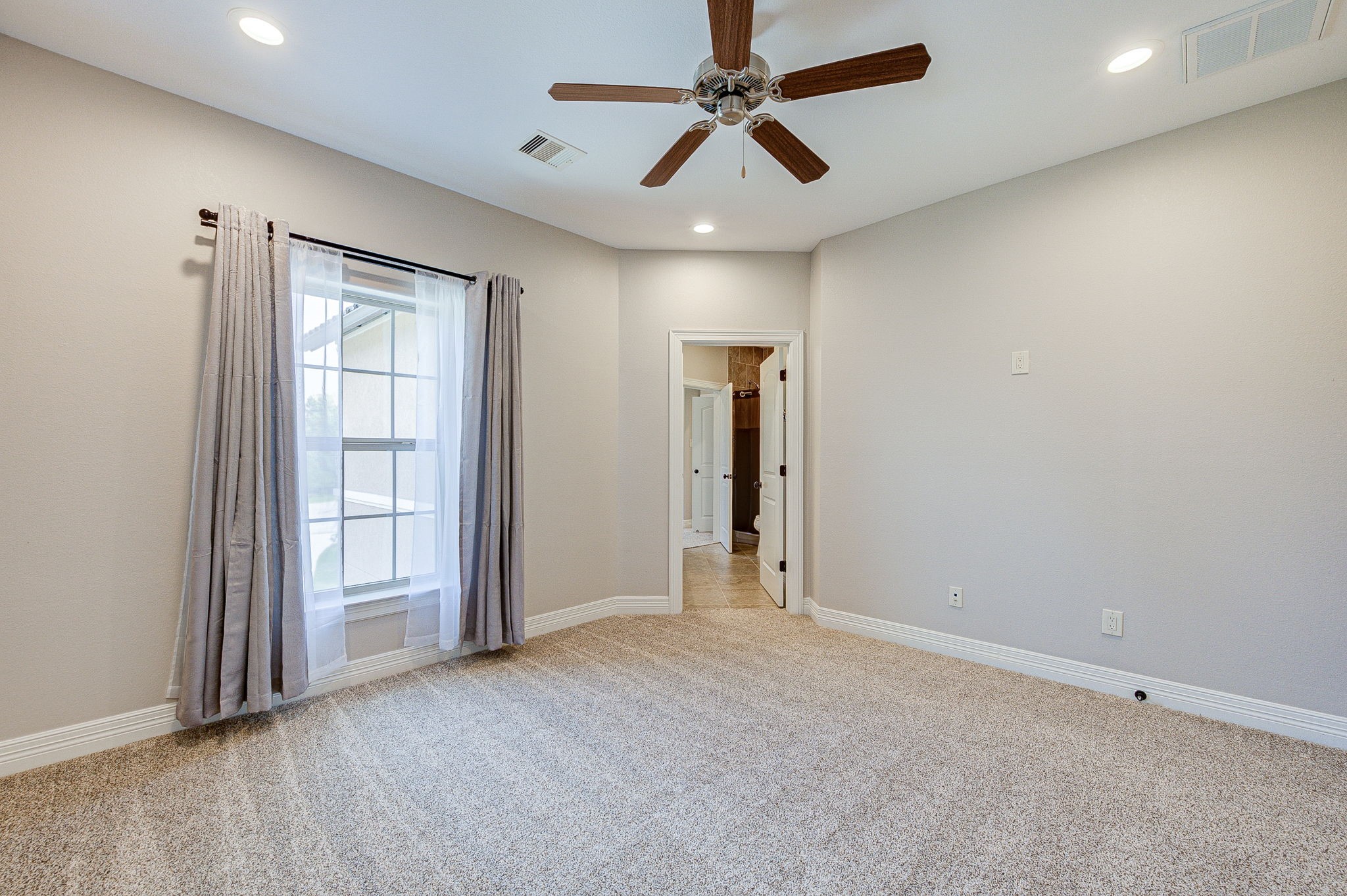 27303 Silver Jade Court Property Photo 33