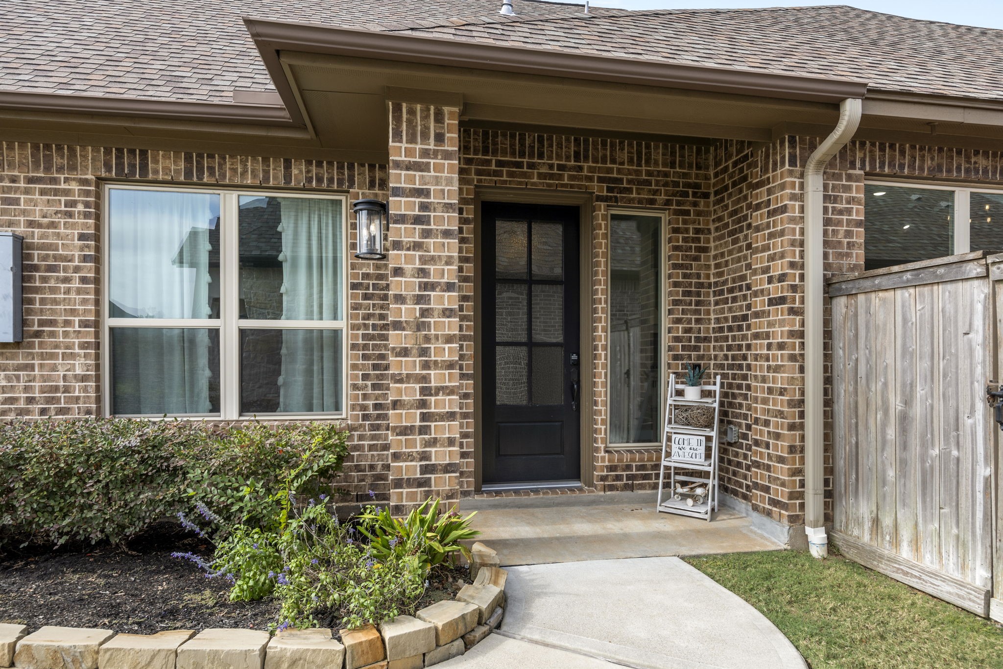 2215 Rose Manor Court Property Photo 4