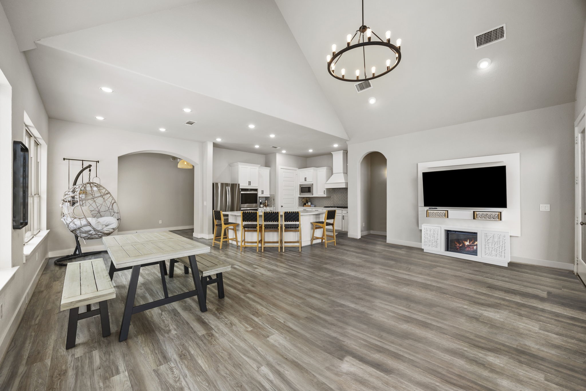 2215 Rose Manor Court Property Photo 8