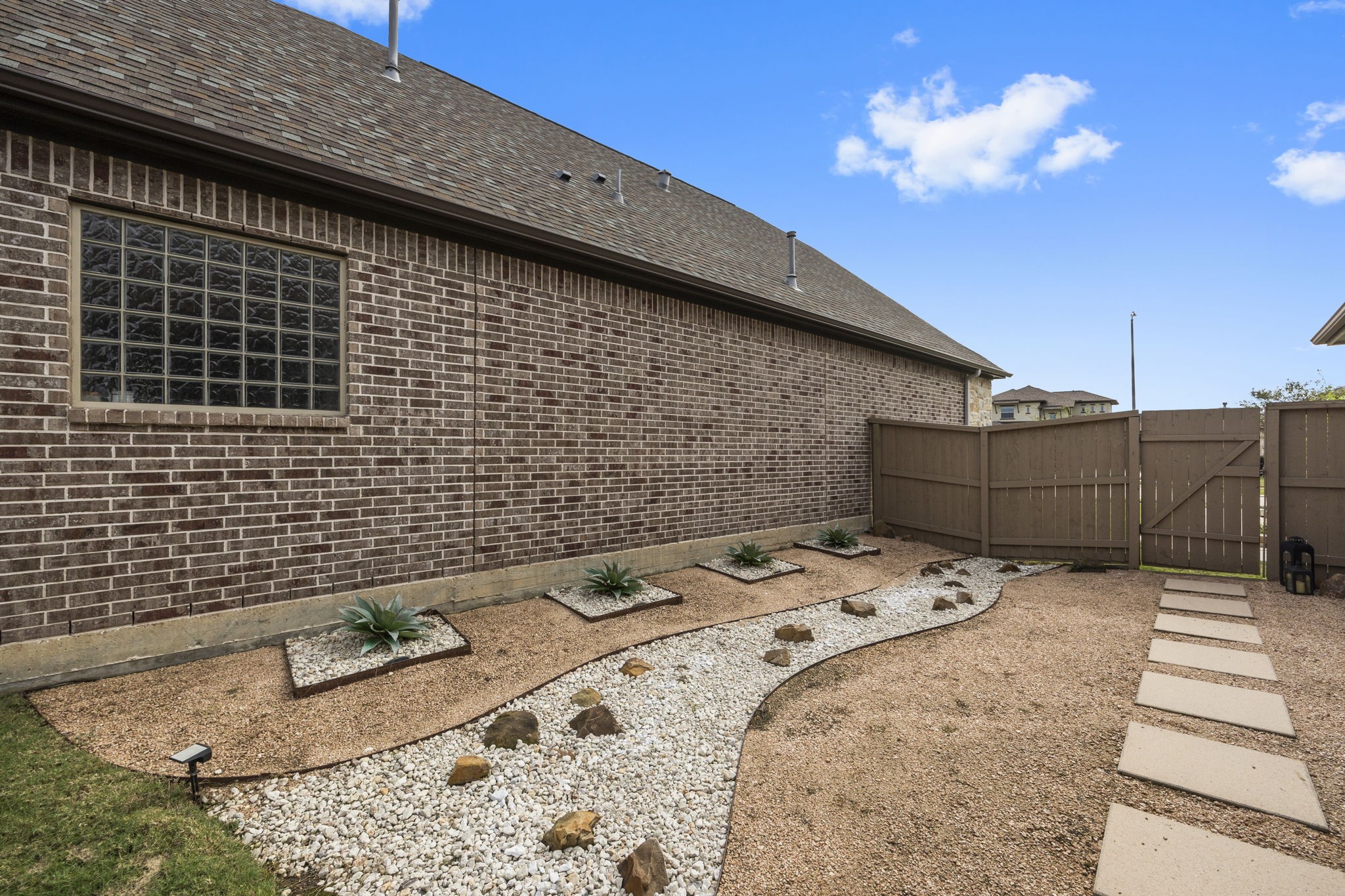 2215 Rose Manor Court Property Photo 25