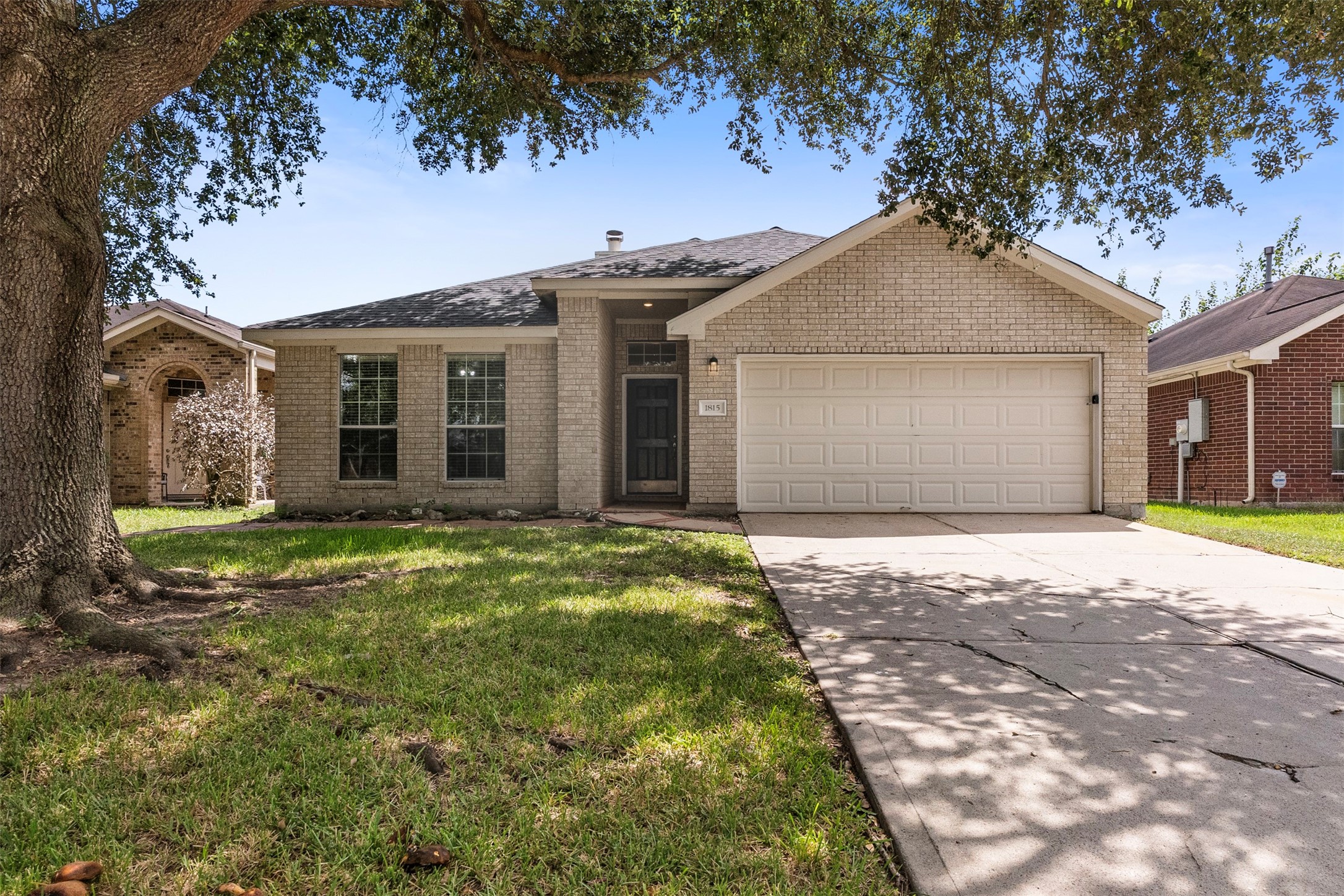 1815 Sherwood Forest Circle Property Photo 1