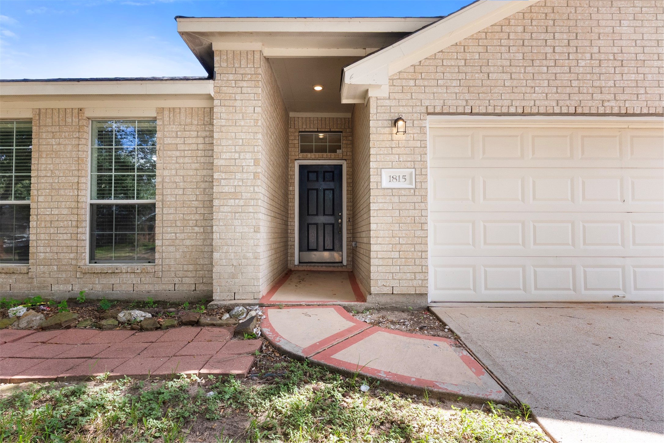 1815 Sherwood Forest Circle Property Photo 2