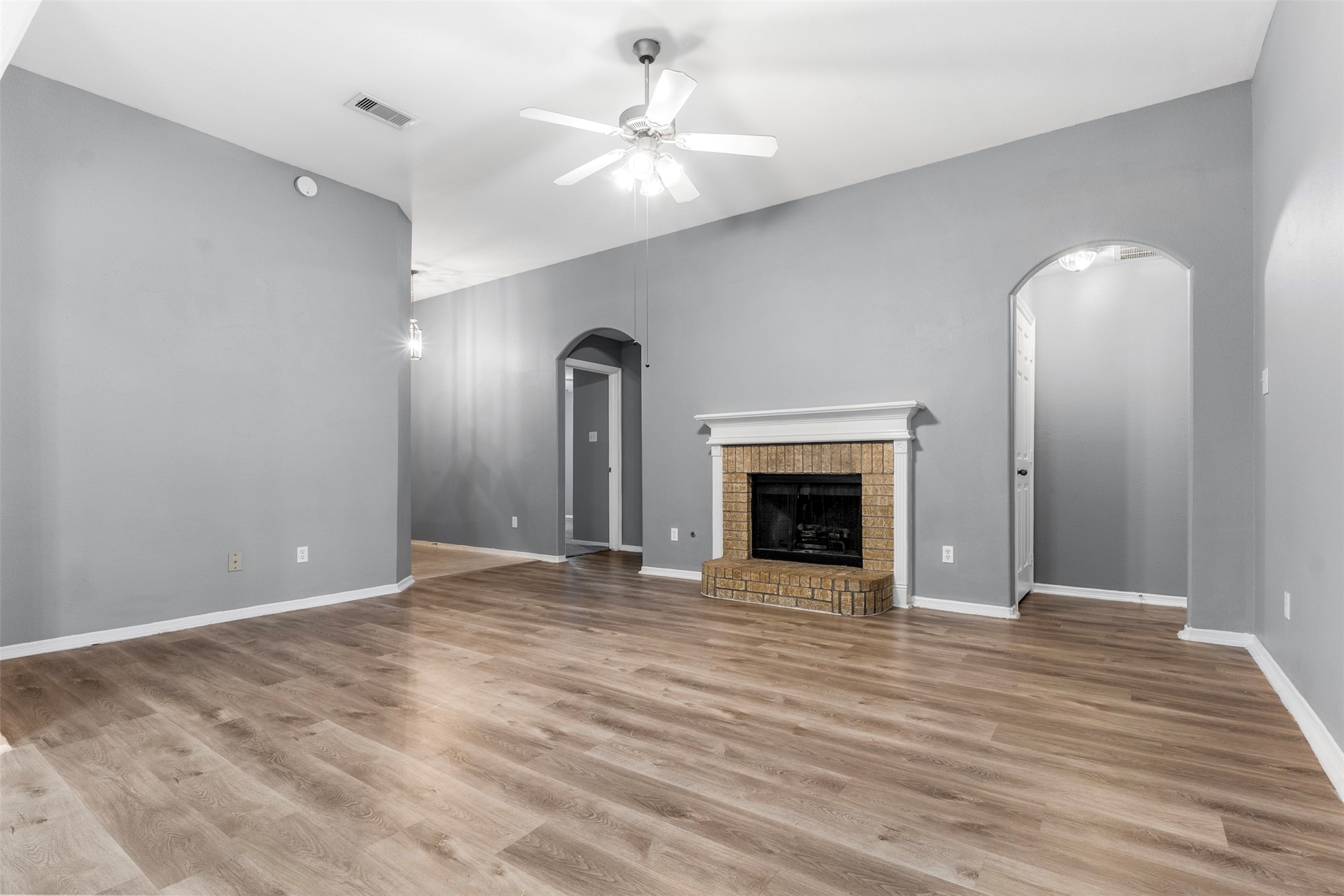 1815 Sherwood Forest Circle Property Photo 6