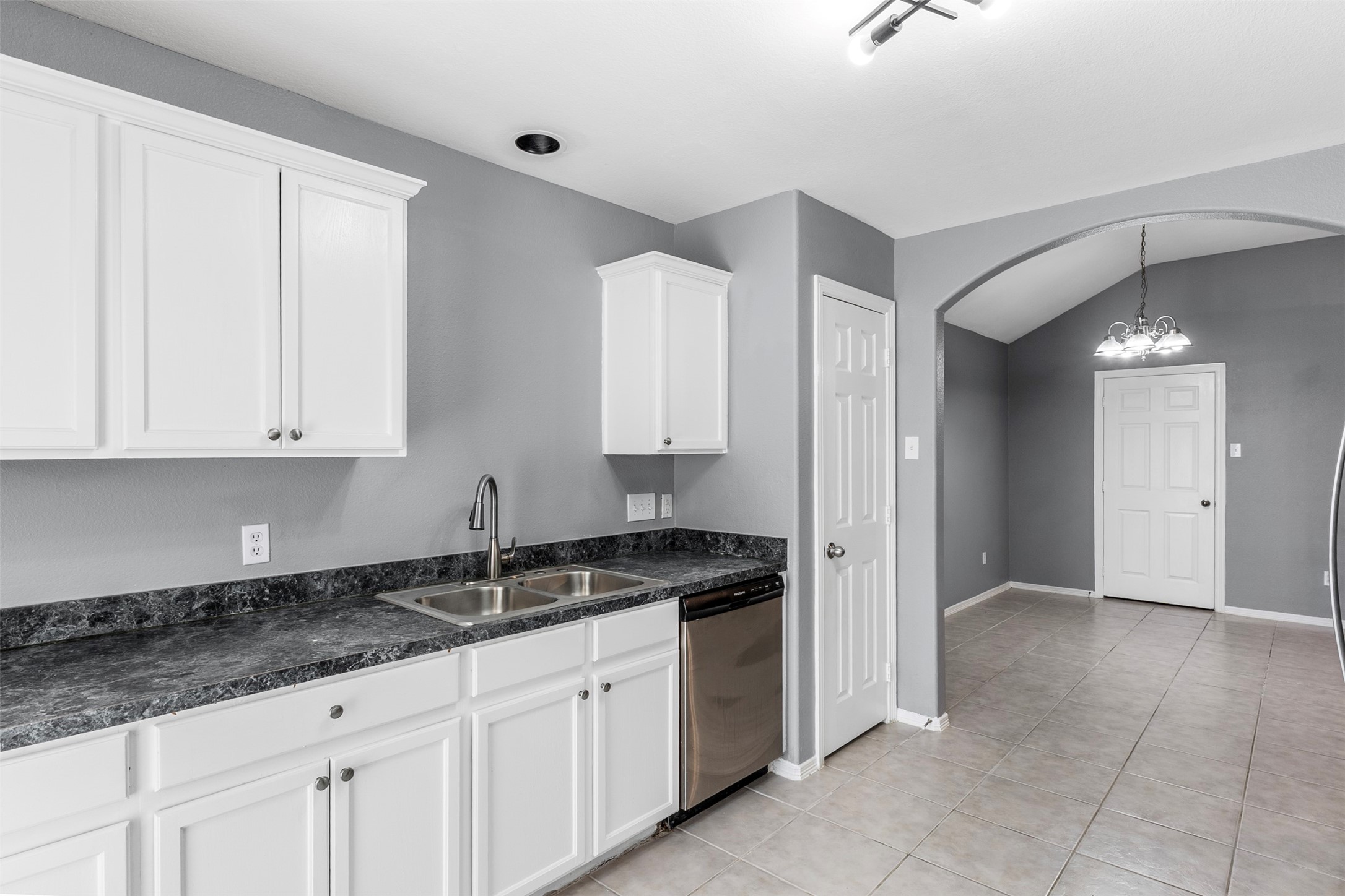 1815 Sherwood Forest Circle Property Photo 12