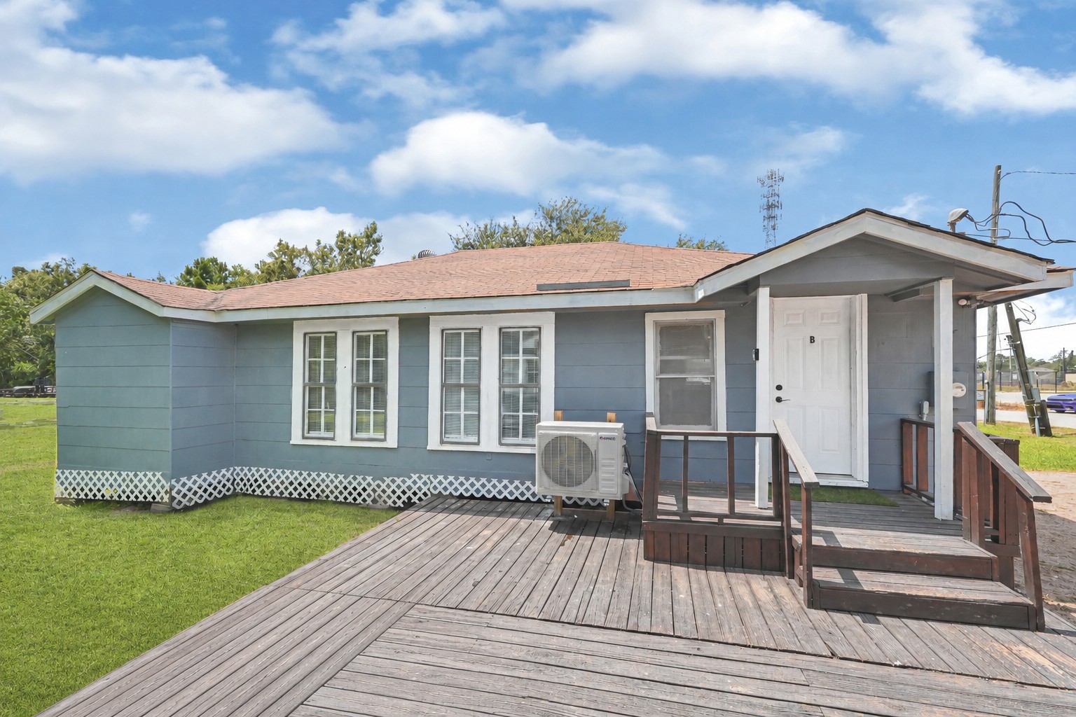 4568 Dunnam Road B Property Photo 1
