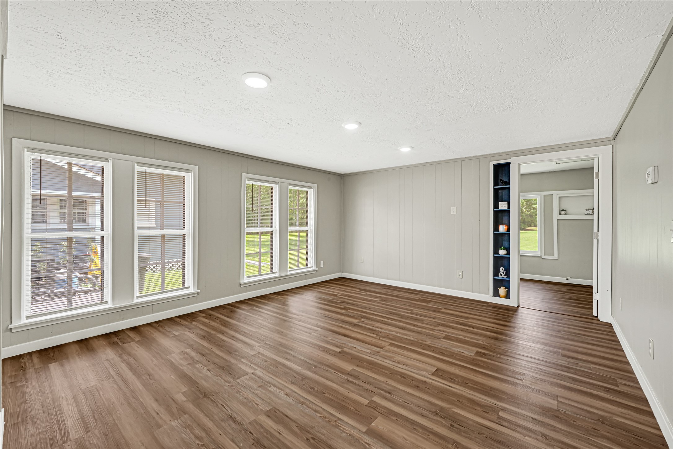 4568 Dunnam Road B Property Photo 8