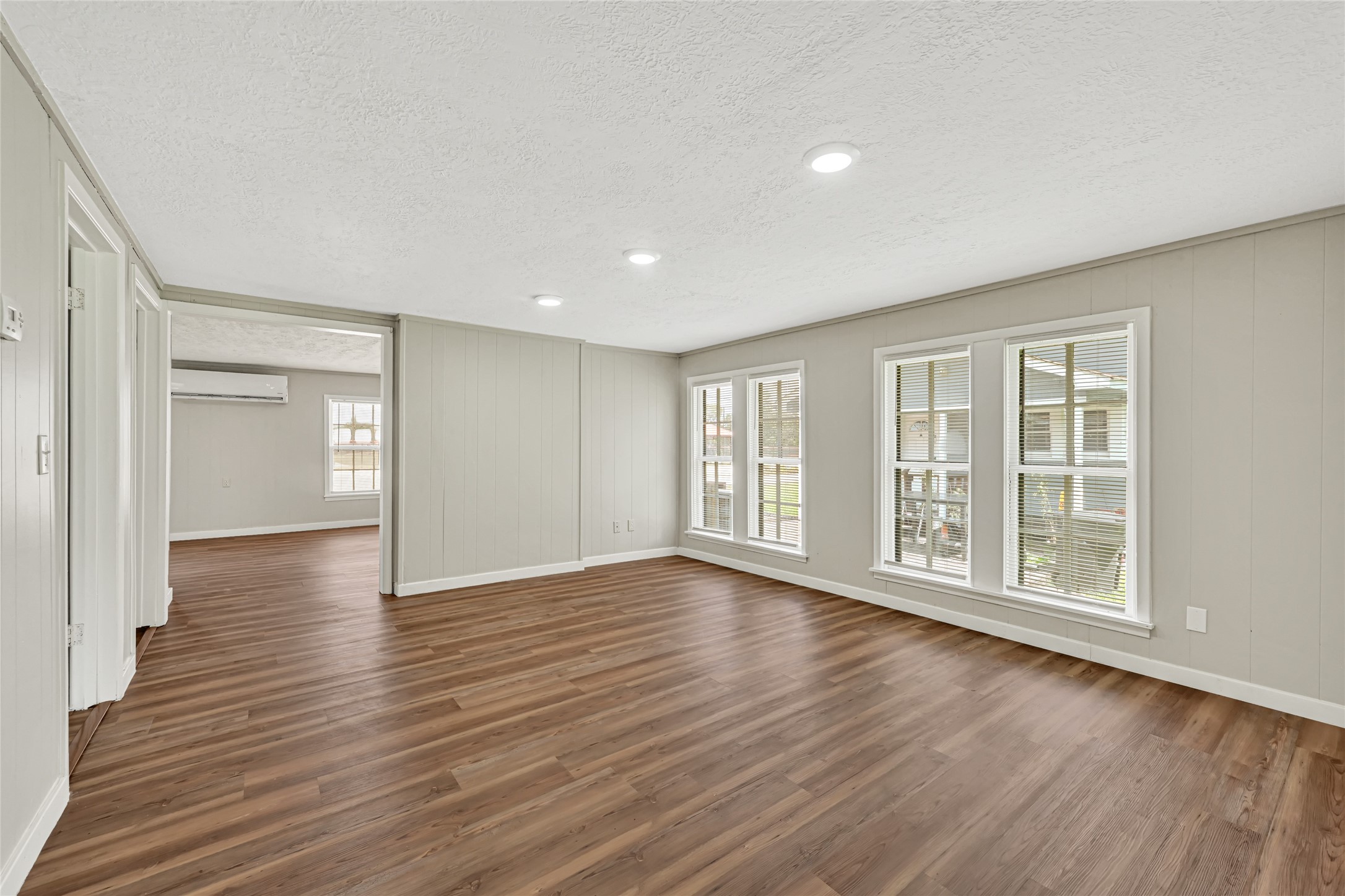 4568 Dunnam Road B Property Photo 10