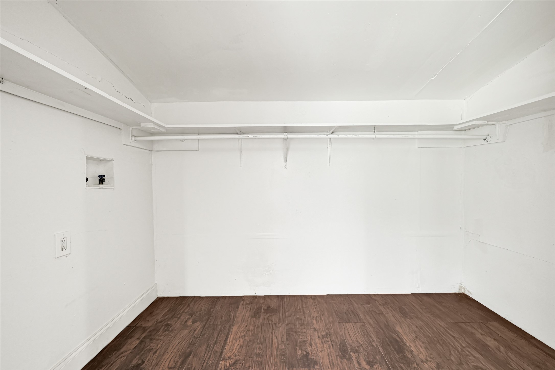 4568 Dunnam Road B Property Photo 14