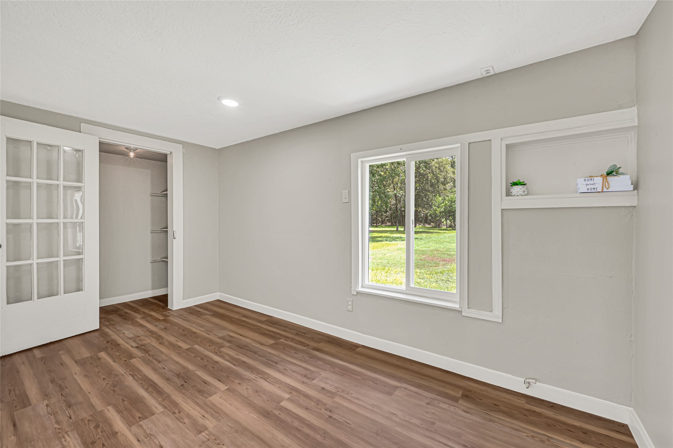 4568 Dunnam Road B Property Photo 15