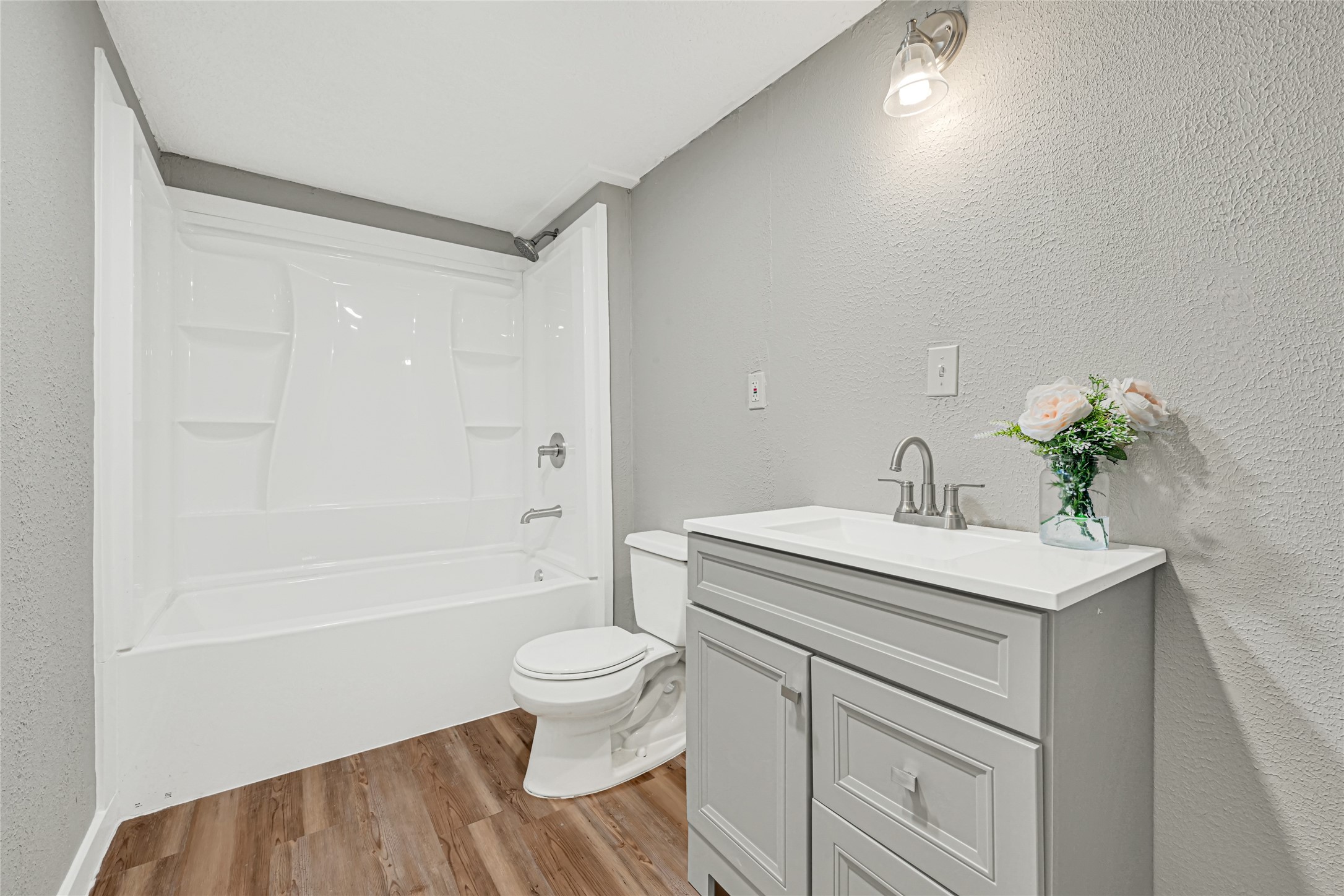 4568 Dunnam Road B Property Photo 17