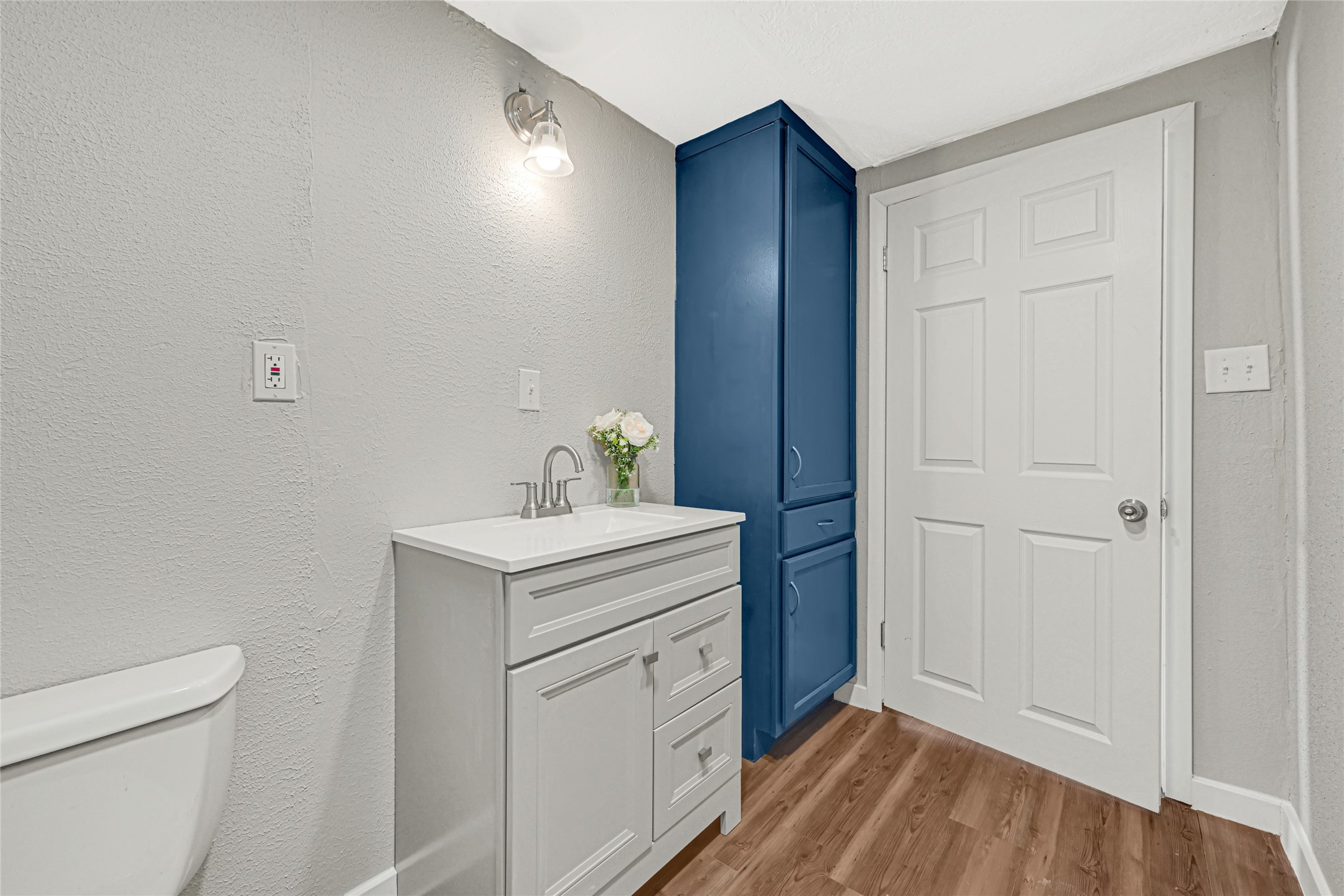 4568 Dunnam Road B Property Photo 18