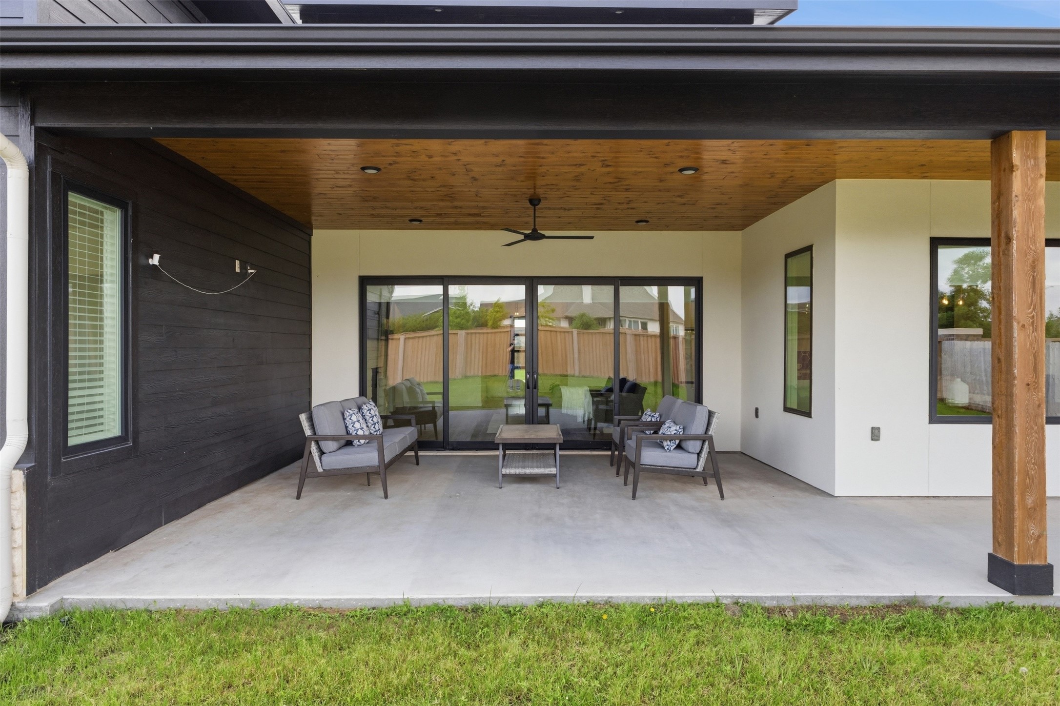4809 White Ash Court Property Photo 4