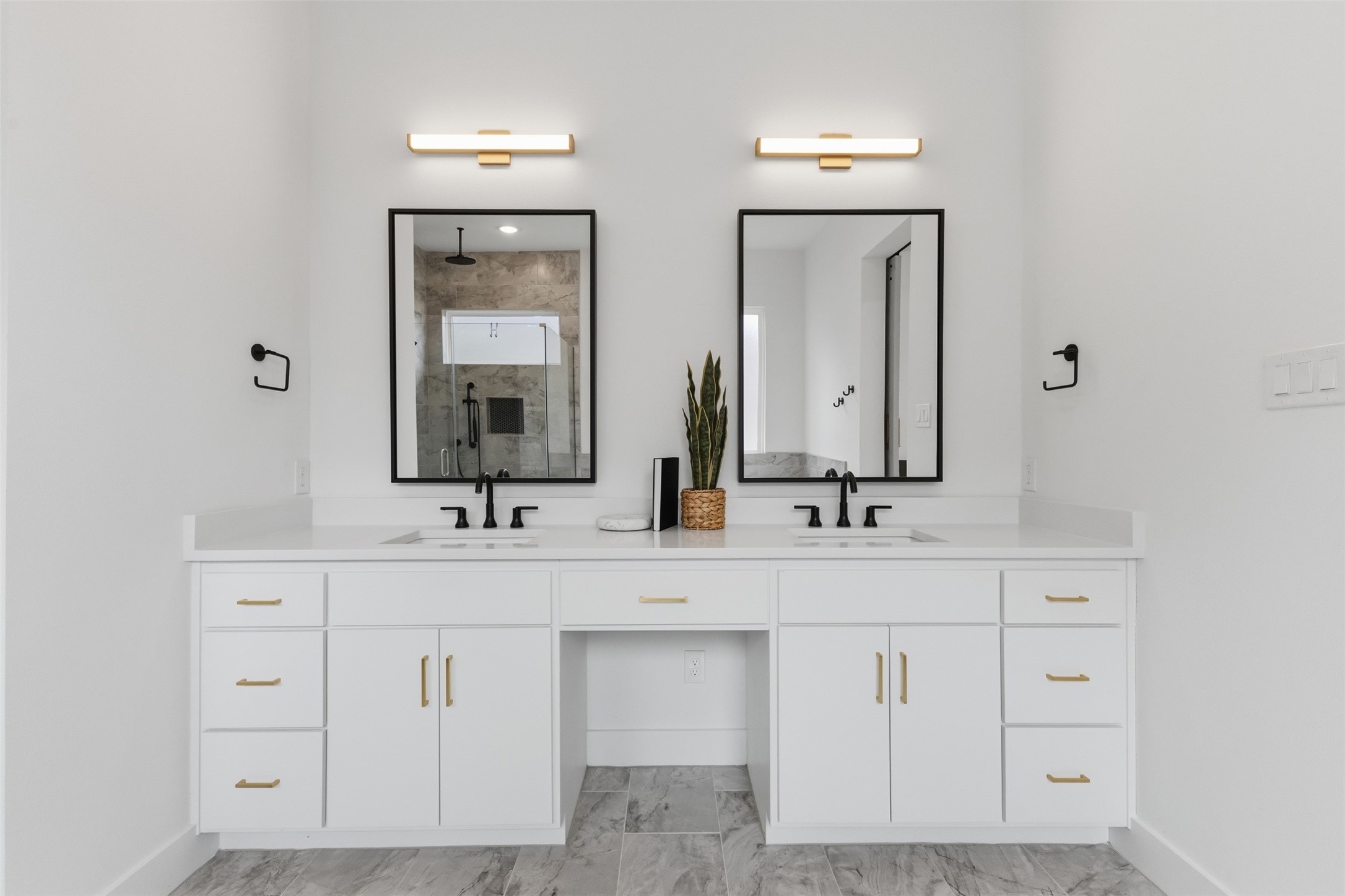 4809 White Ash Court Property Photo 17