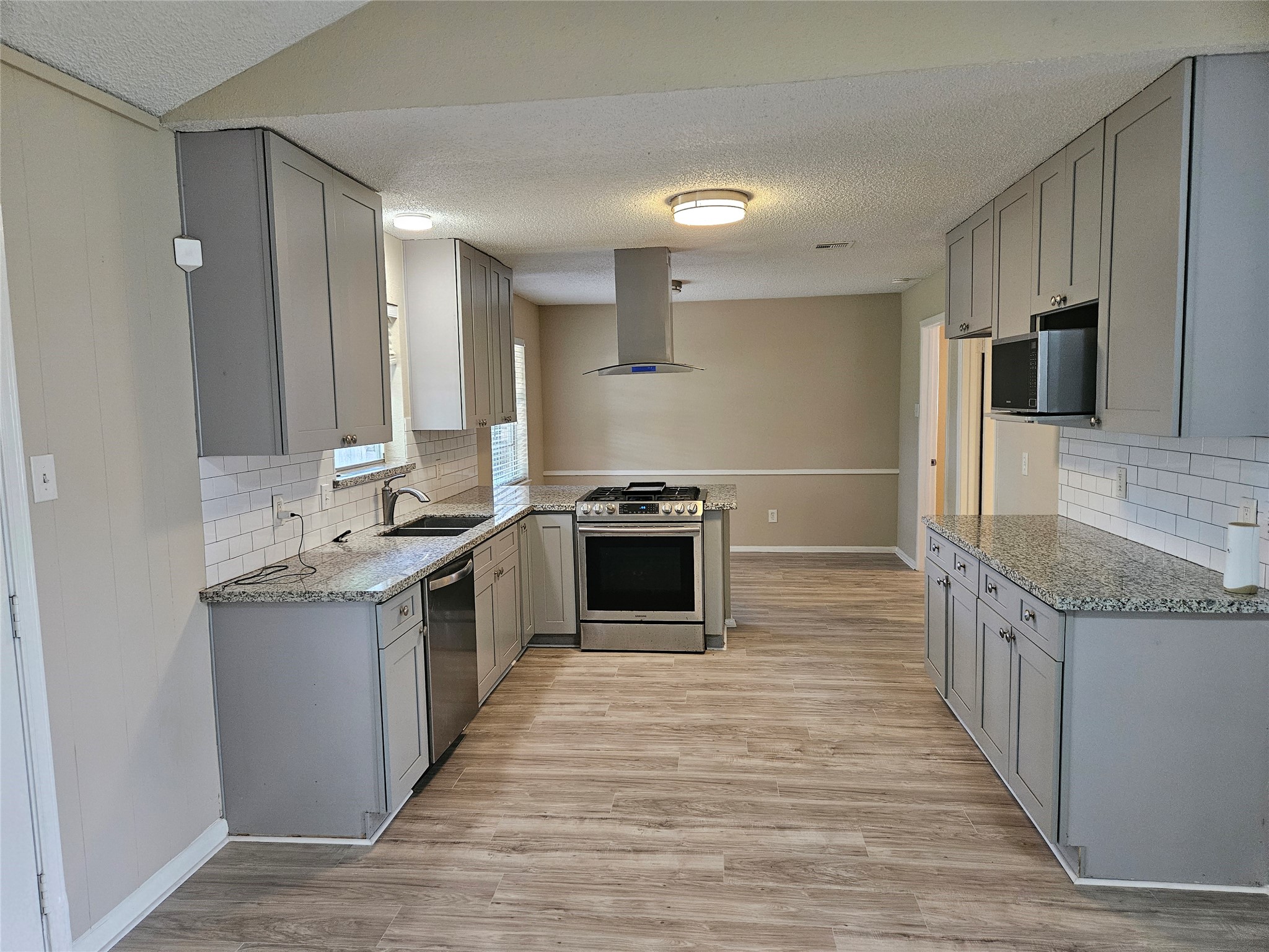 1402 New Orleans Street Property Photo 12