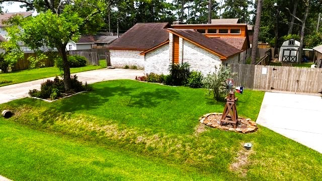 7307 Ironwood Lane N Property Photo 3
