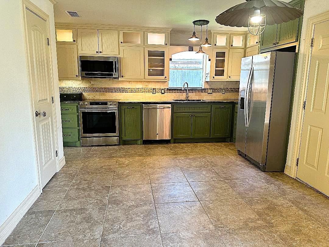 7307 Ironwood Lane N Property Photo 7