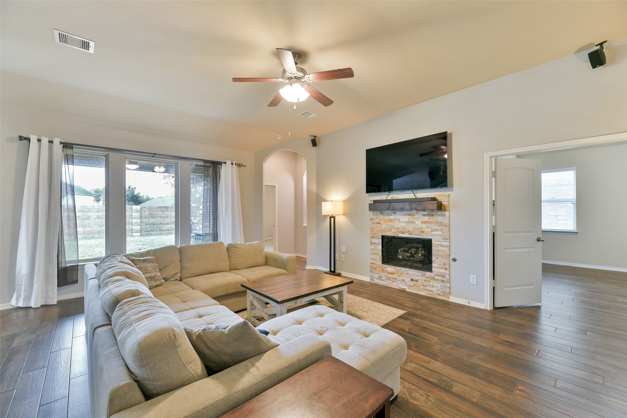 2514 Copper Fields Drive Property Photo 3