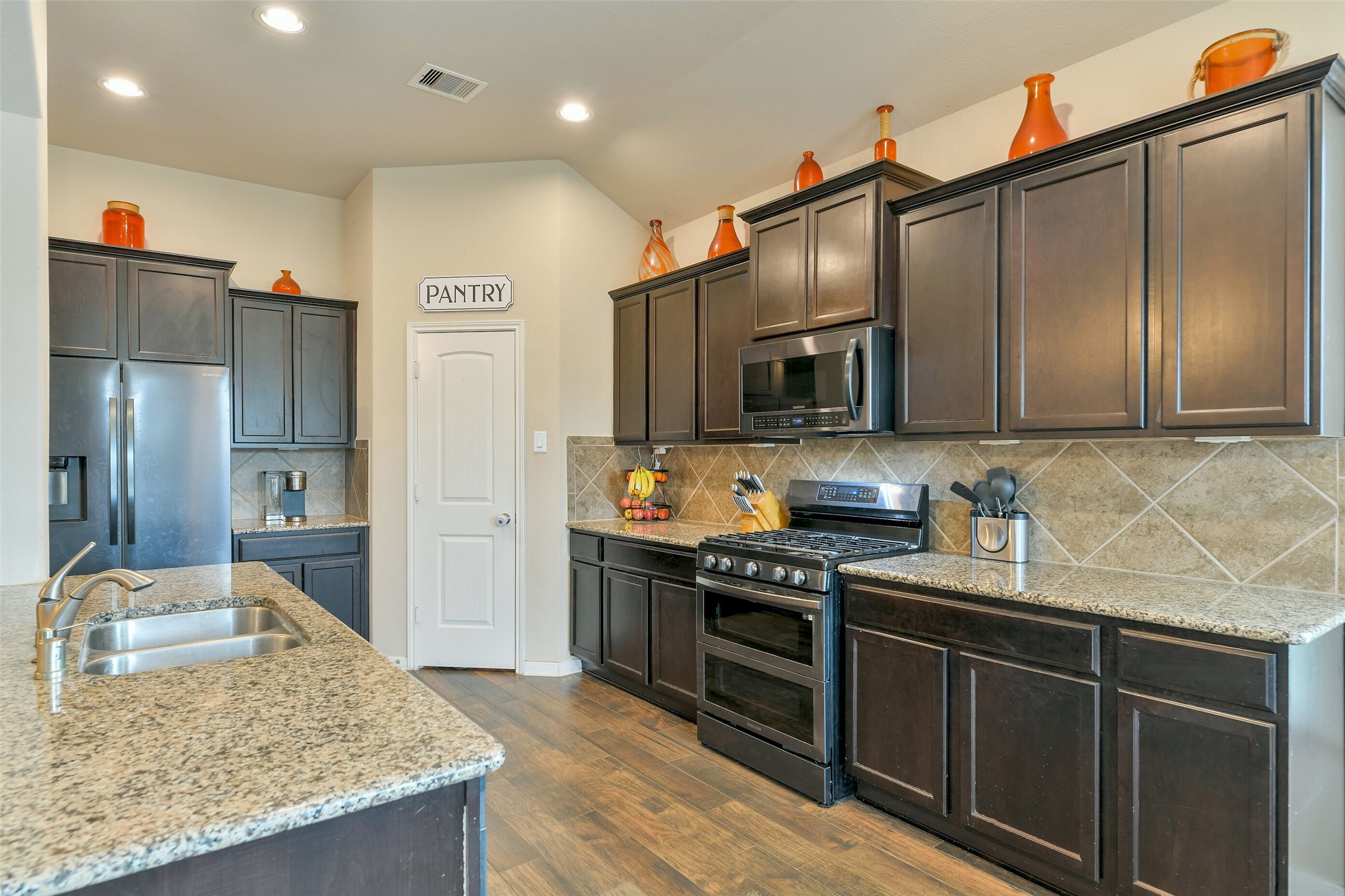 2514 Copper Fields Drive Property Photo 6