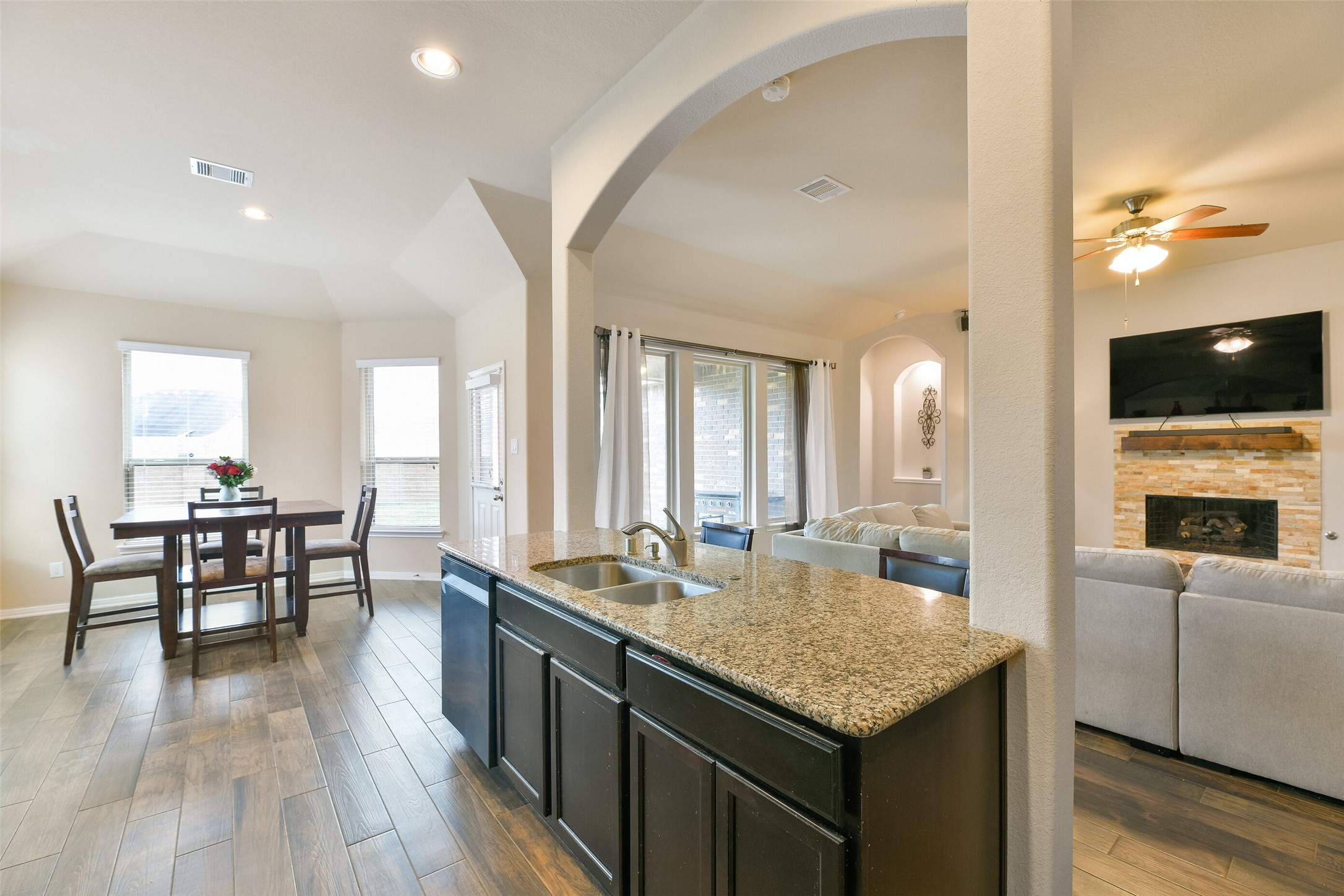 2514 Copper Fields Drive Property Photo 8