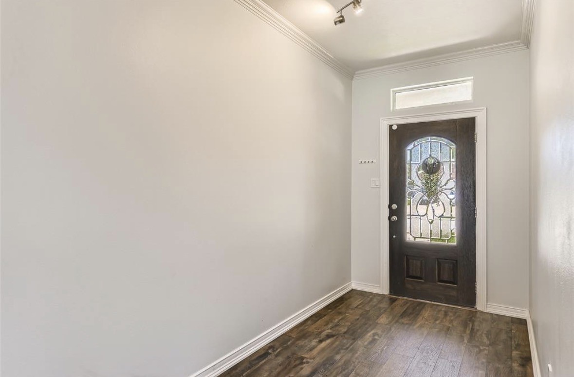 18919 Squirrel Oaks Drive Property Photo 2