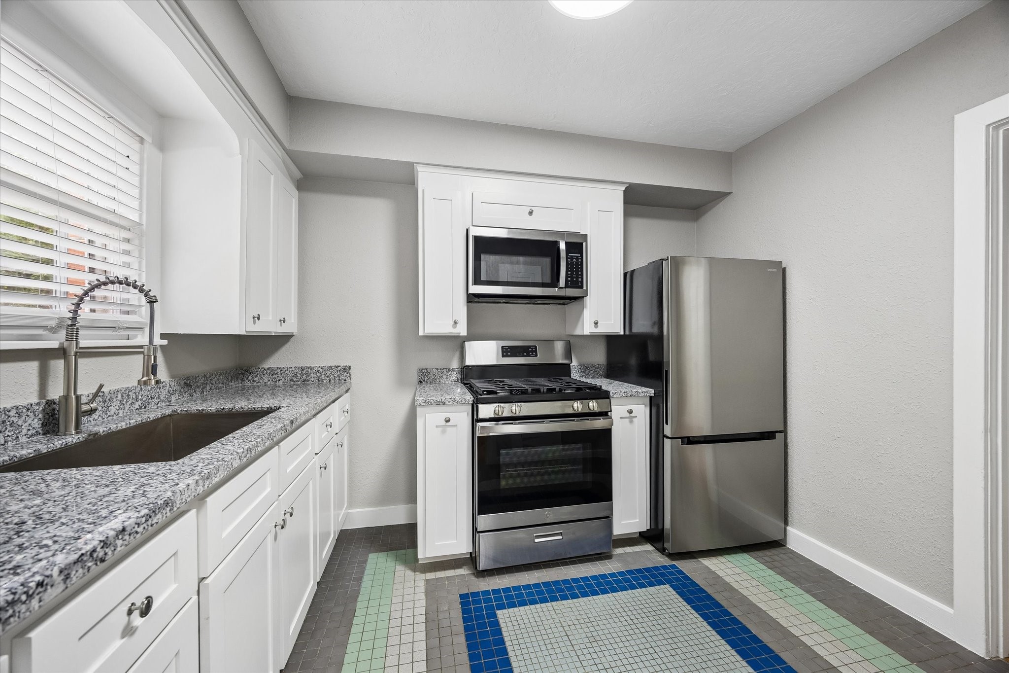 1812 W Alabama Street 2 Property Photo 1