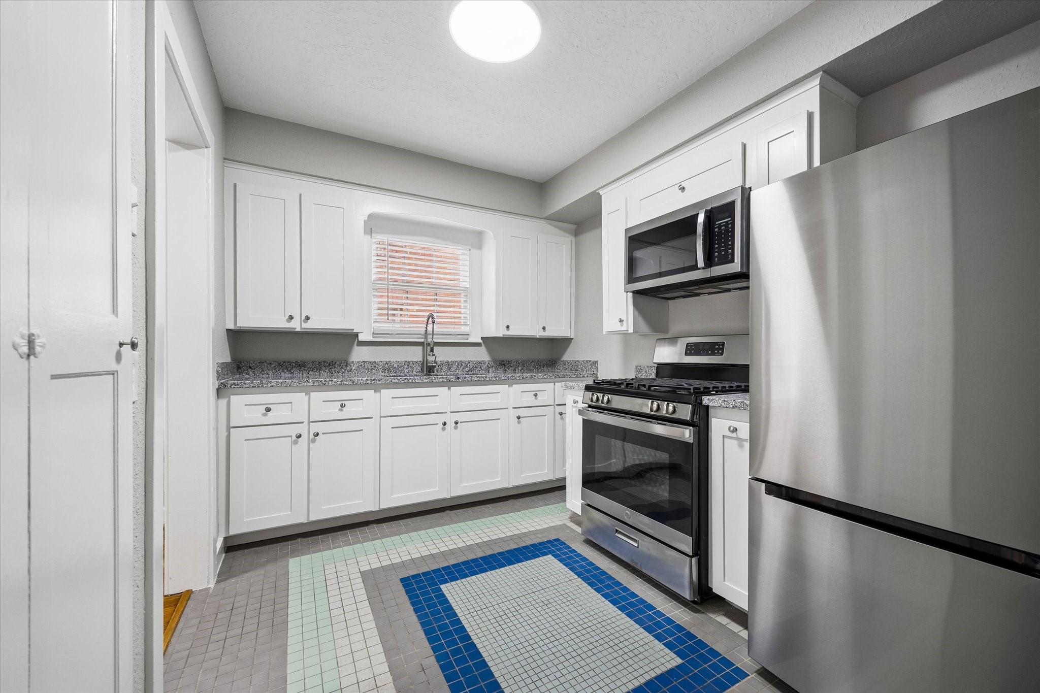 1812 W Alabama Street 2 Property Photo 2