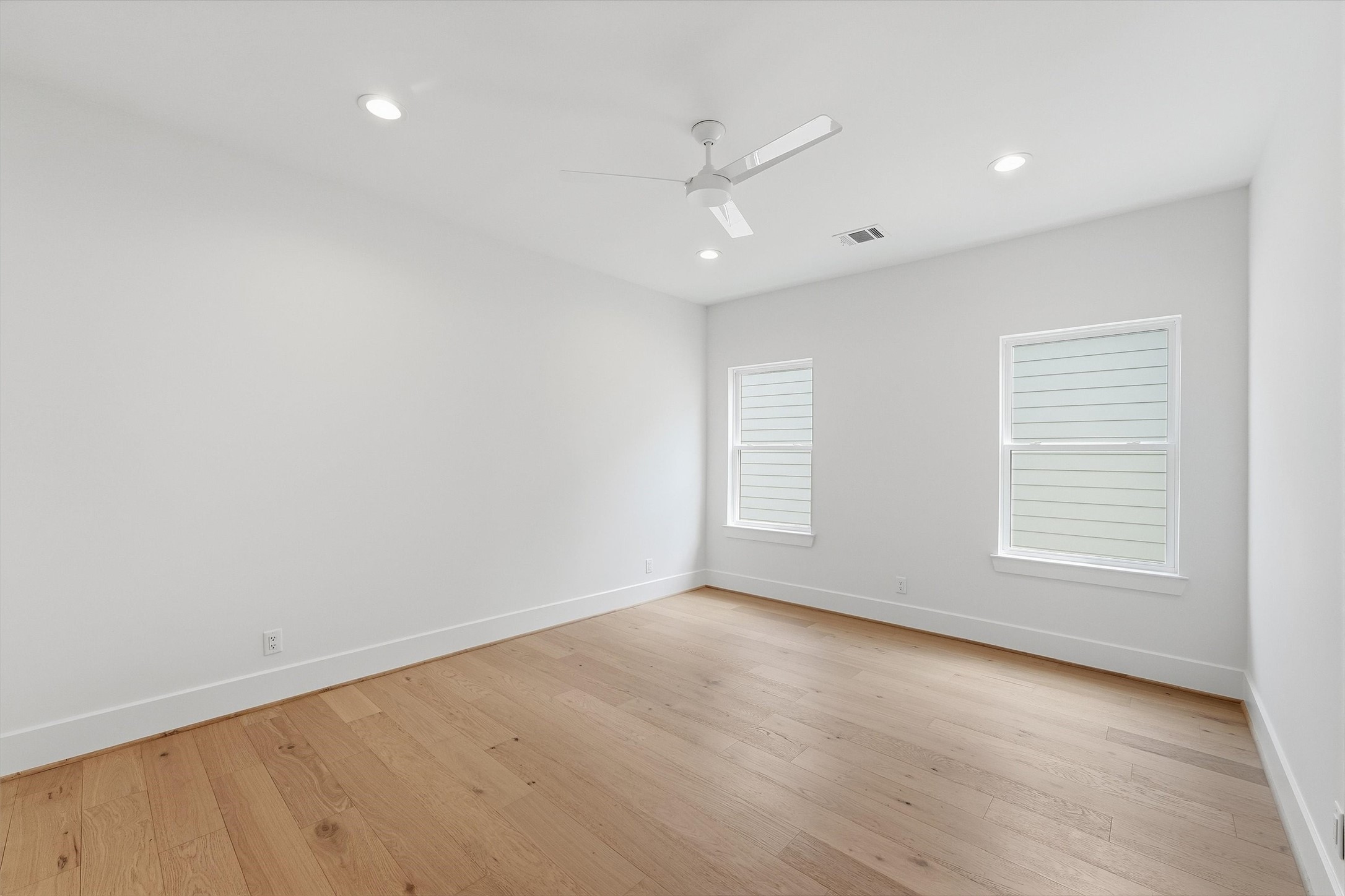 8555 Forum Drive Property Photo 25