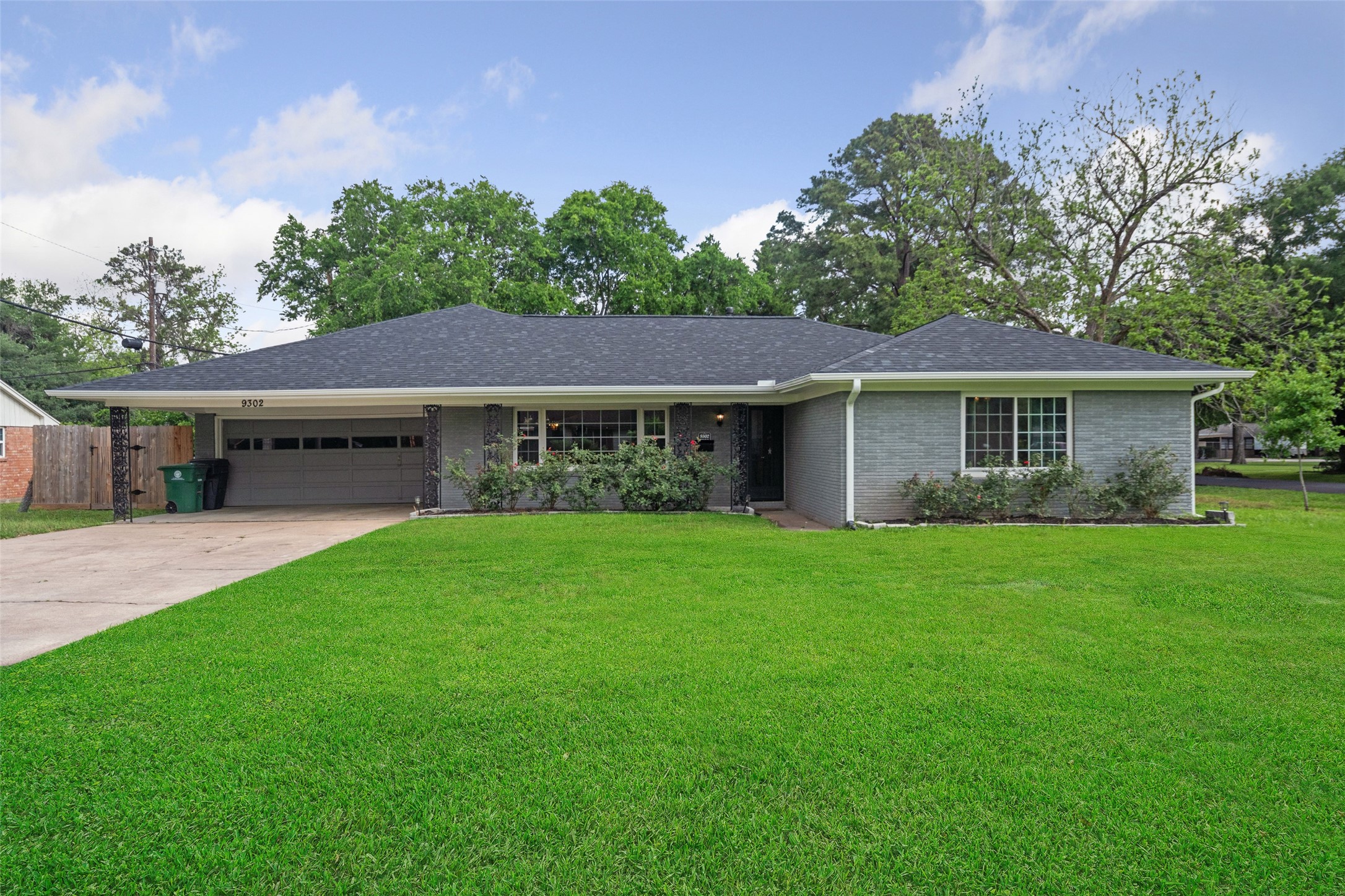 9302 Walterville Road Property Photo 1