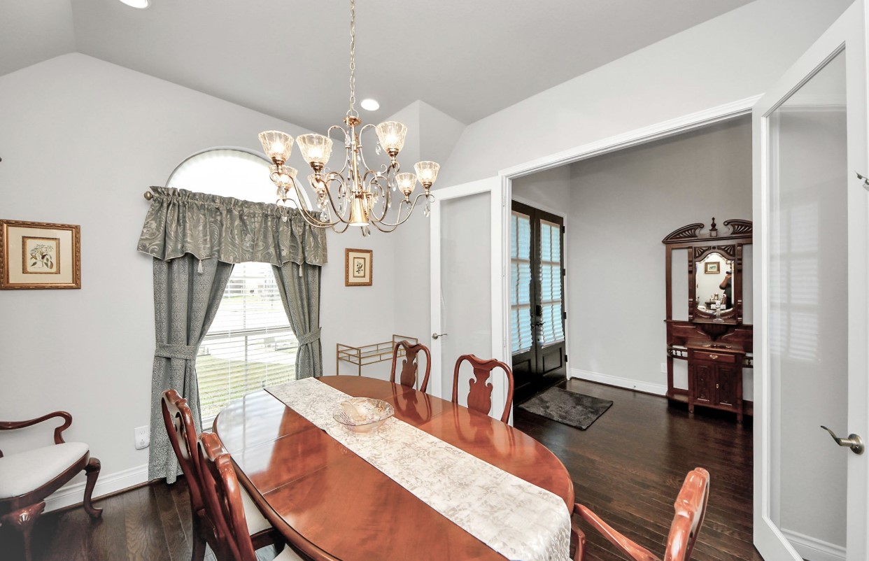 2302 Calm Channel Ct Property Photo 4