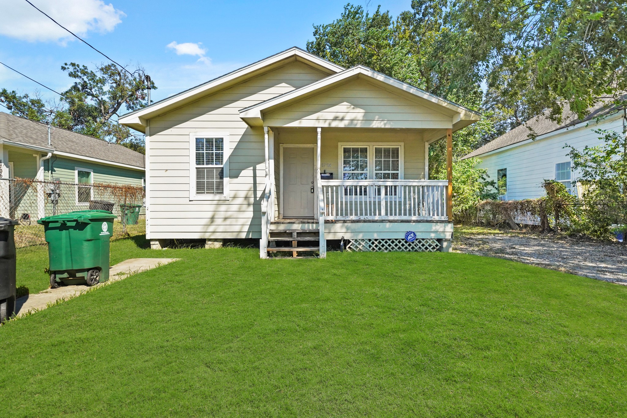 1704 Pannell Street Property Photo 1