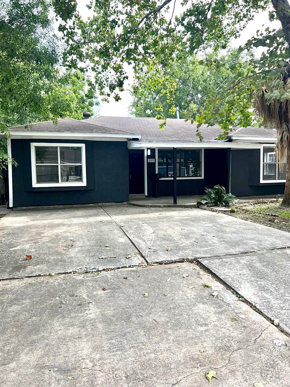 2107 Garvey Drive Property Photo 1