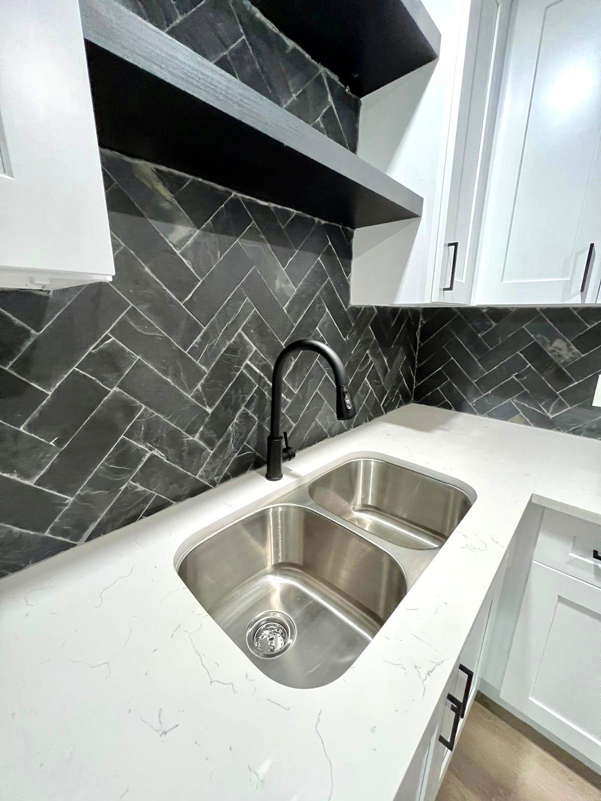 2107 Garvey Drive Property Photo 10