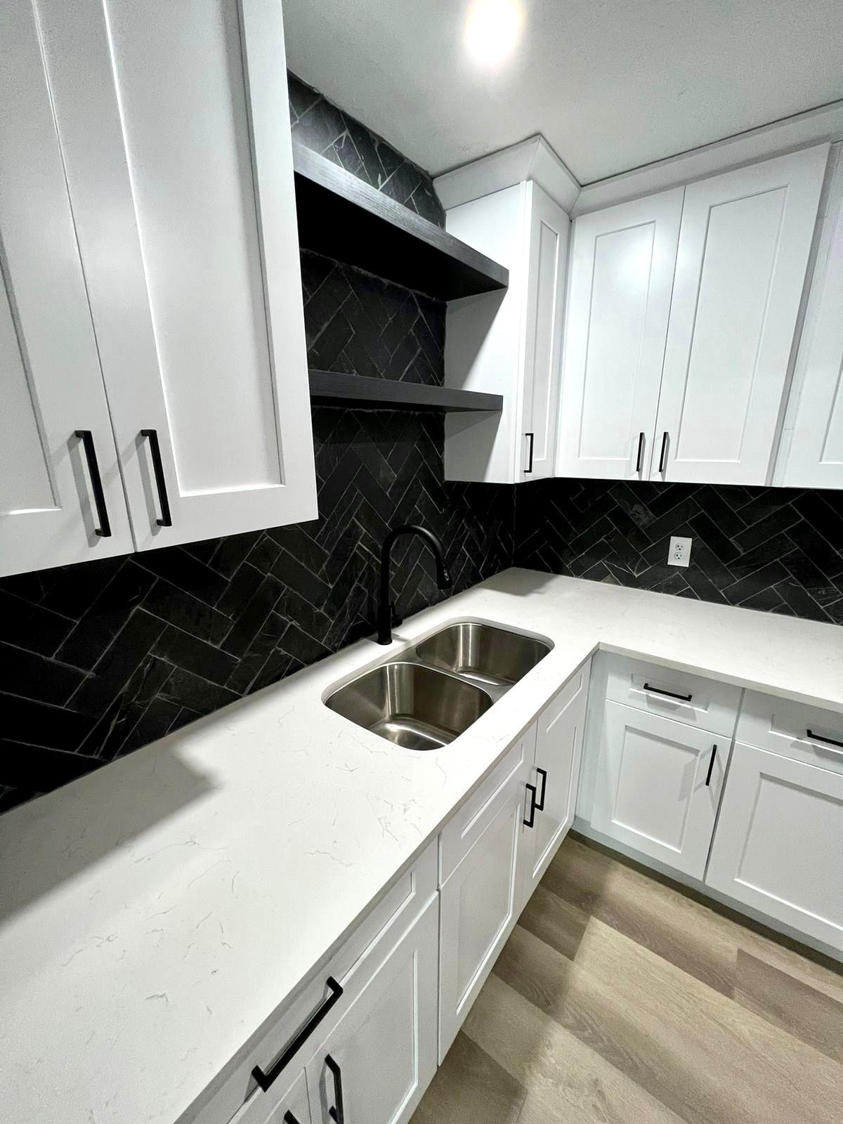 2107 Garvey Drive Property Photo 11