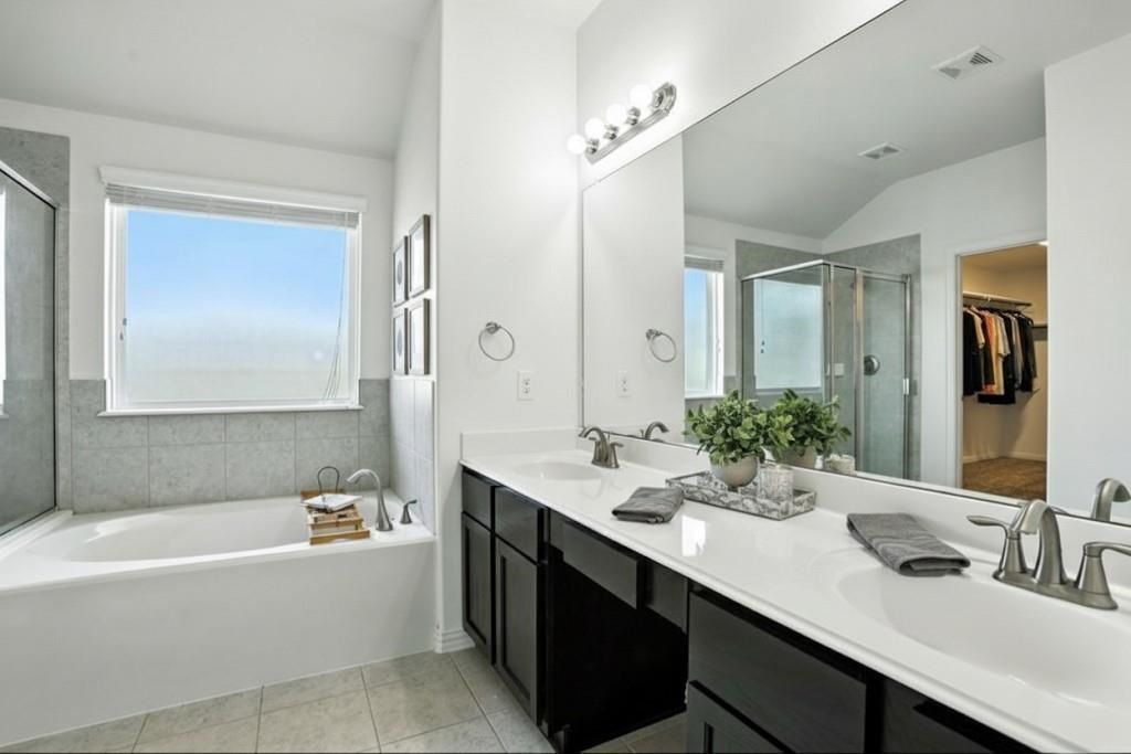 22902 Jetty Manor Lane Property Photo 8