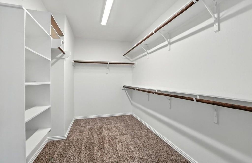 22902 Jetty Manor Lane Property Photo 9