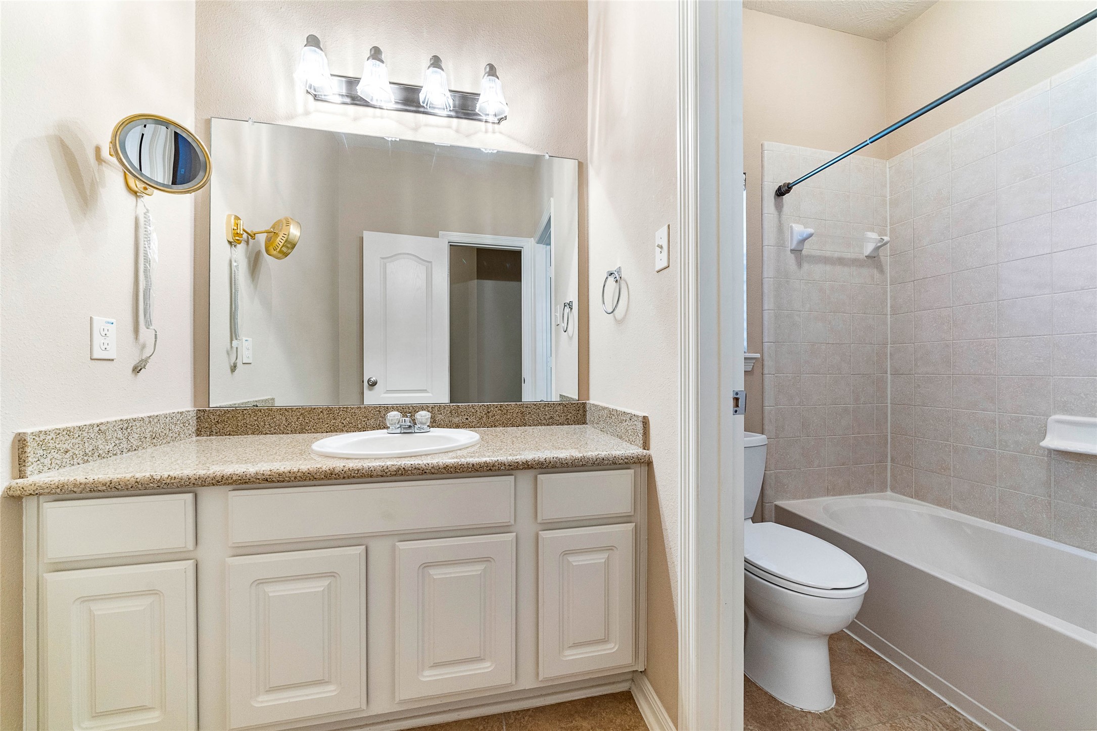 9430 Amethyst Arbor Lane Property Photo 19